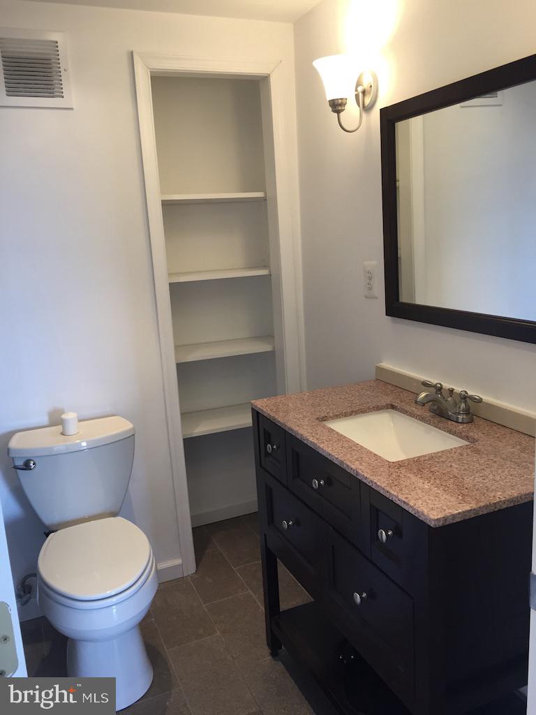 FALLS CHURCH - Residential Lease