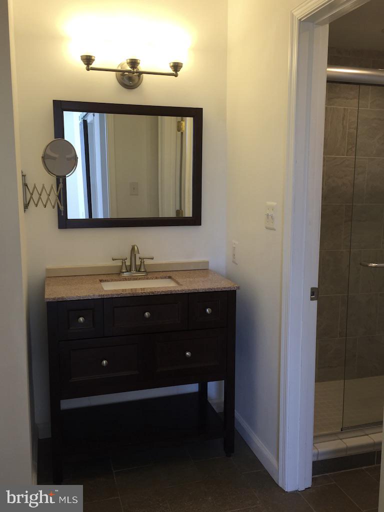 FALLS CHURCH - Residential Lease