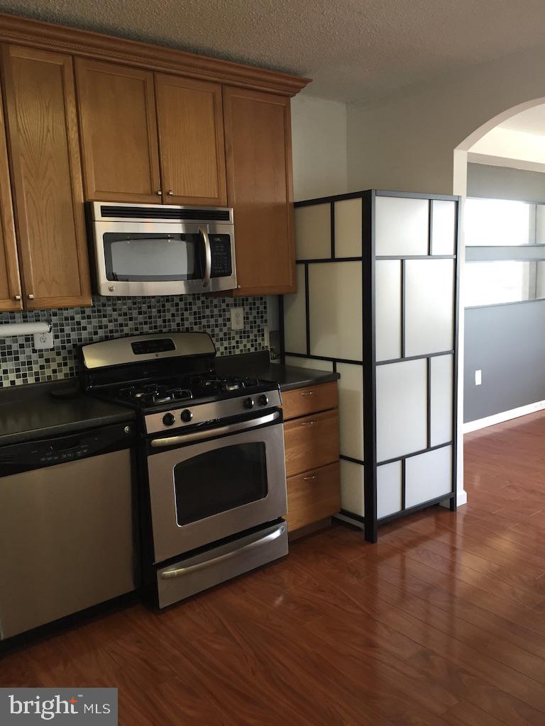 FALLS CHURCH - Residential Lease
