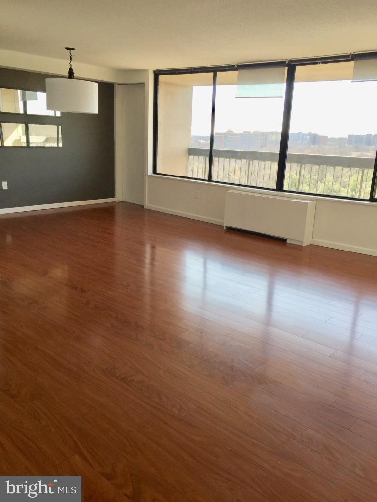 FALLS CHURCH - Residential Lease