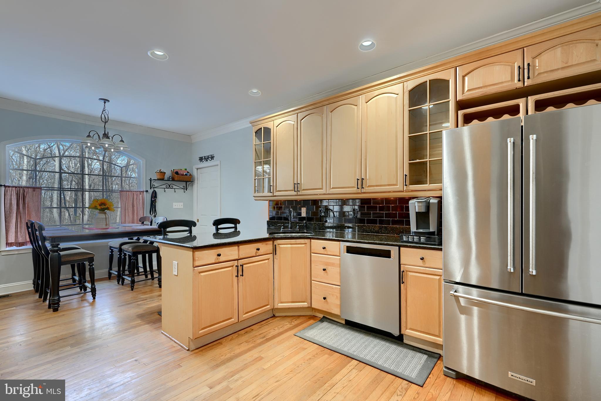 WHITE HALL - Residential