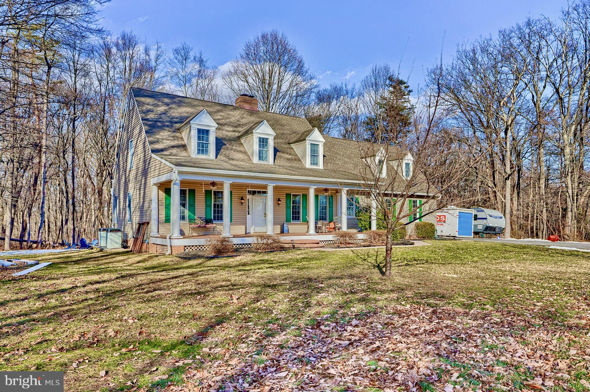 WHITE HALL - Residential