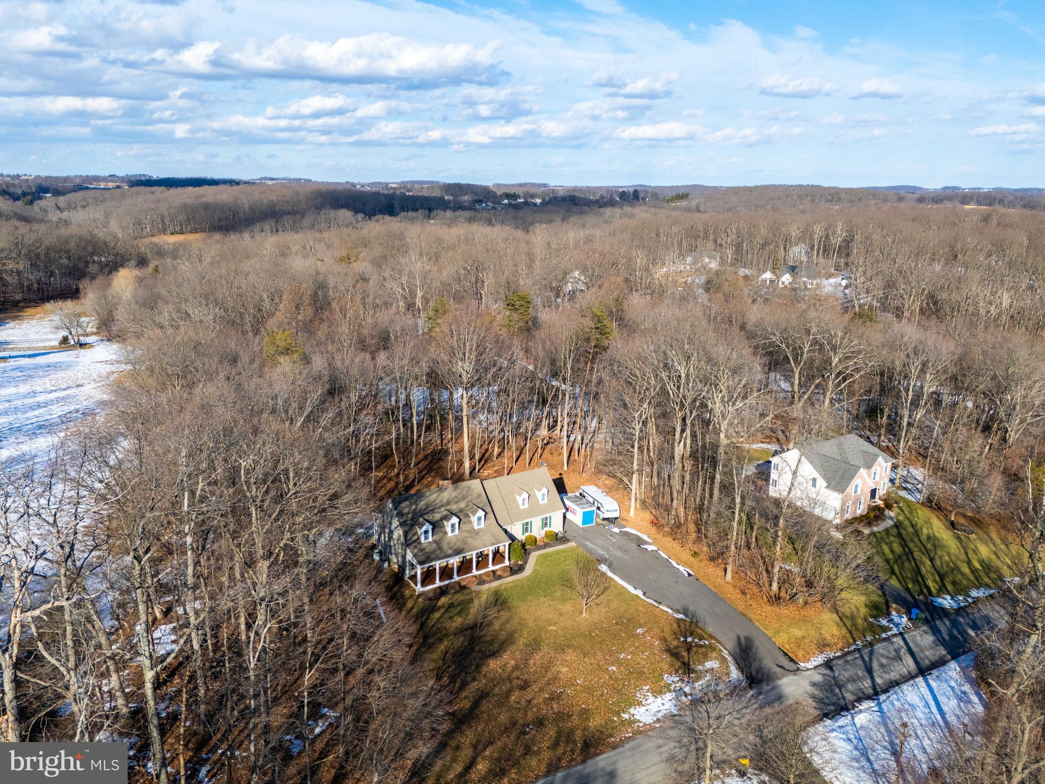 WHITE HALL - Residential