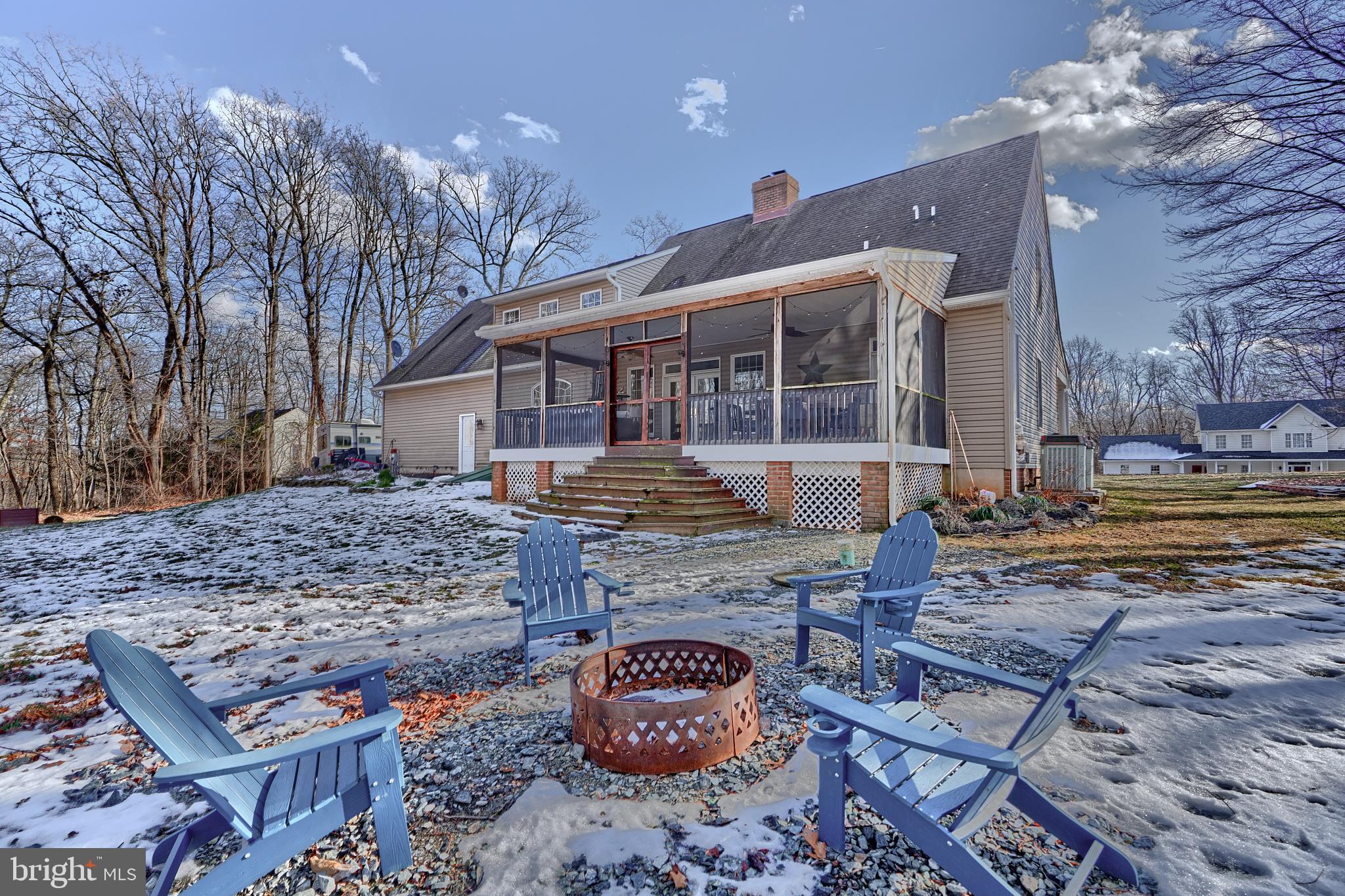 WHITE HALL - Residential