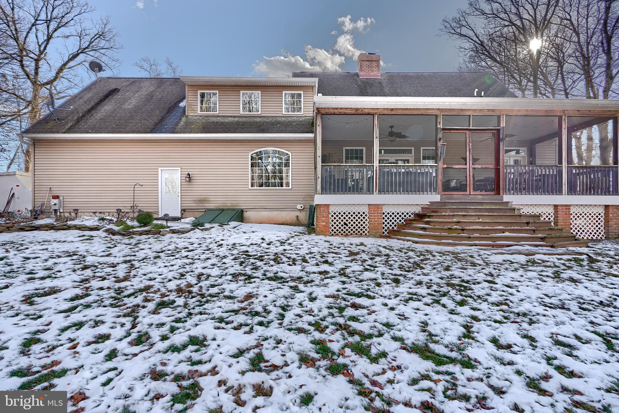 WHITE HALL - Residential