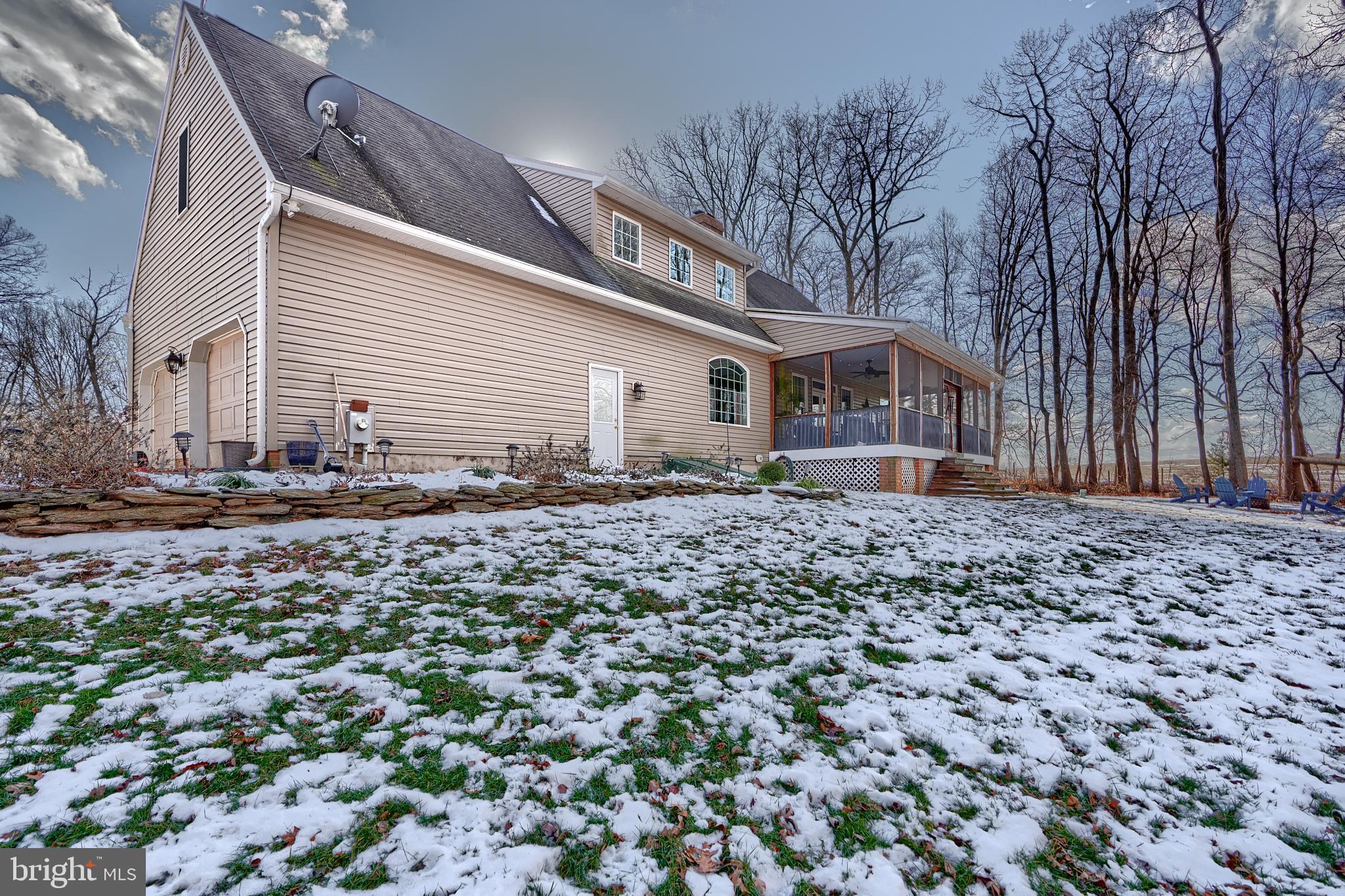 WHITE HALL - Residential