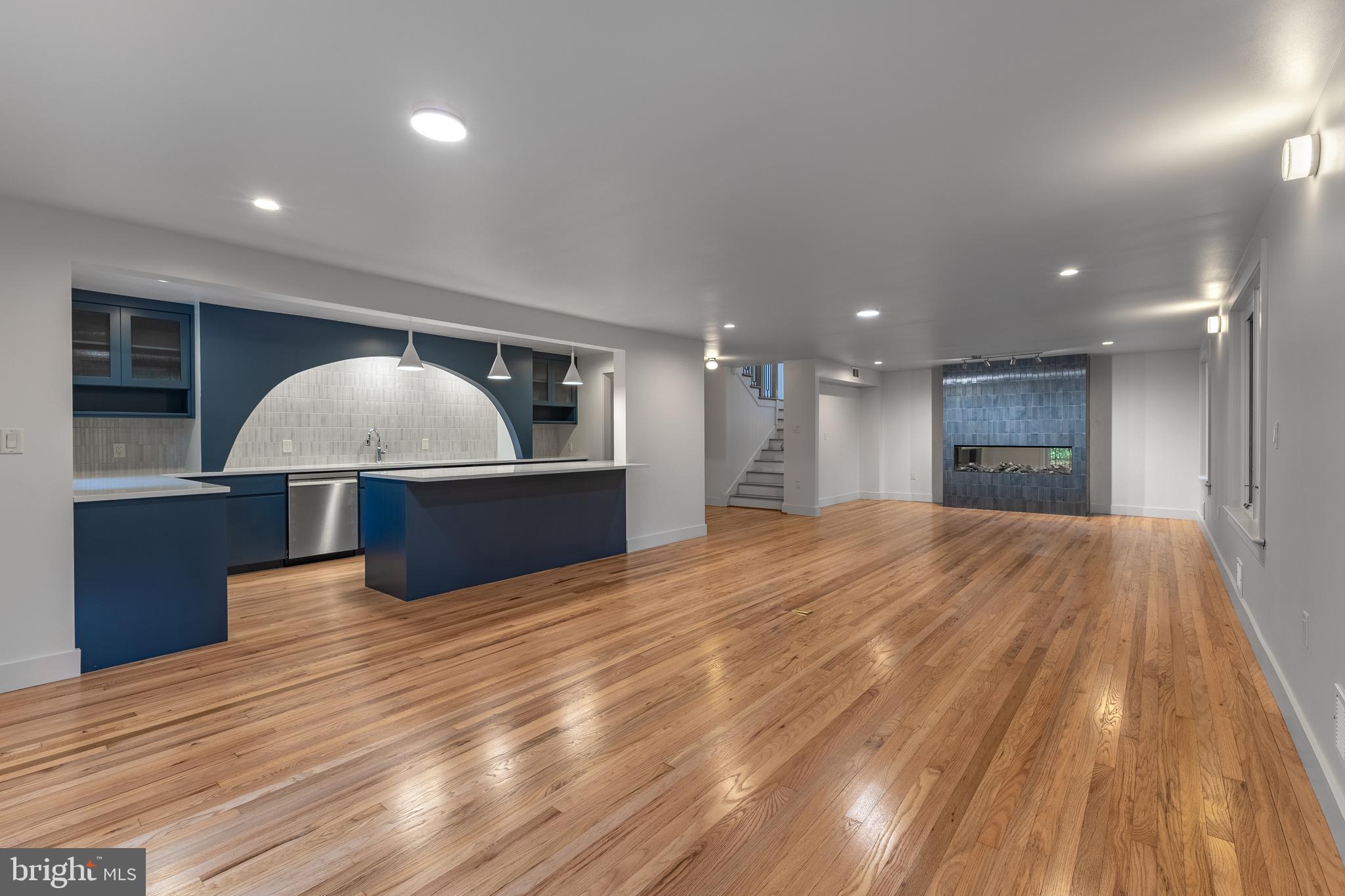 COLLEGE HEIGHTS - Residential