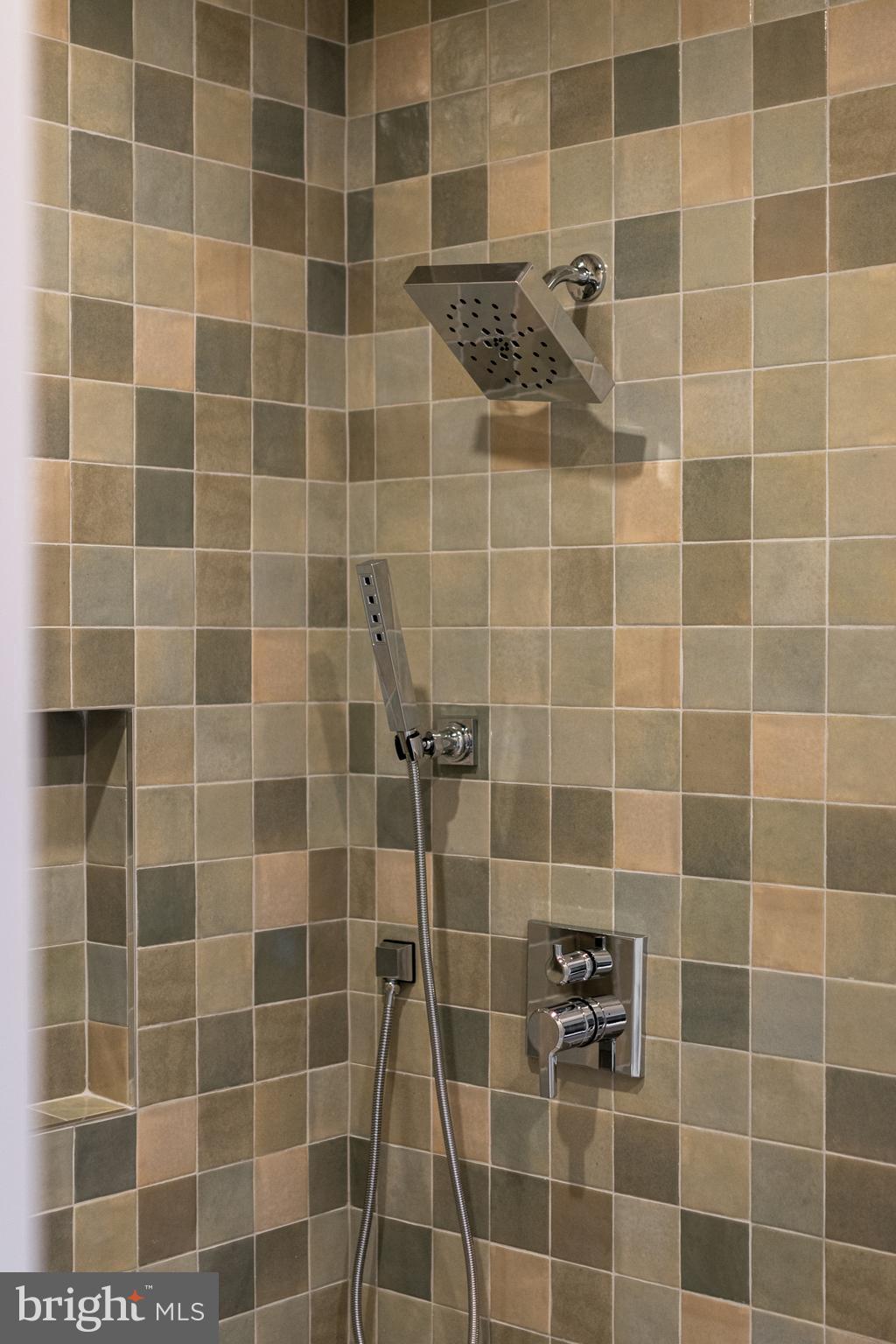 COLLEGE HEIGHTS - Residential