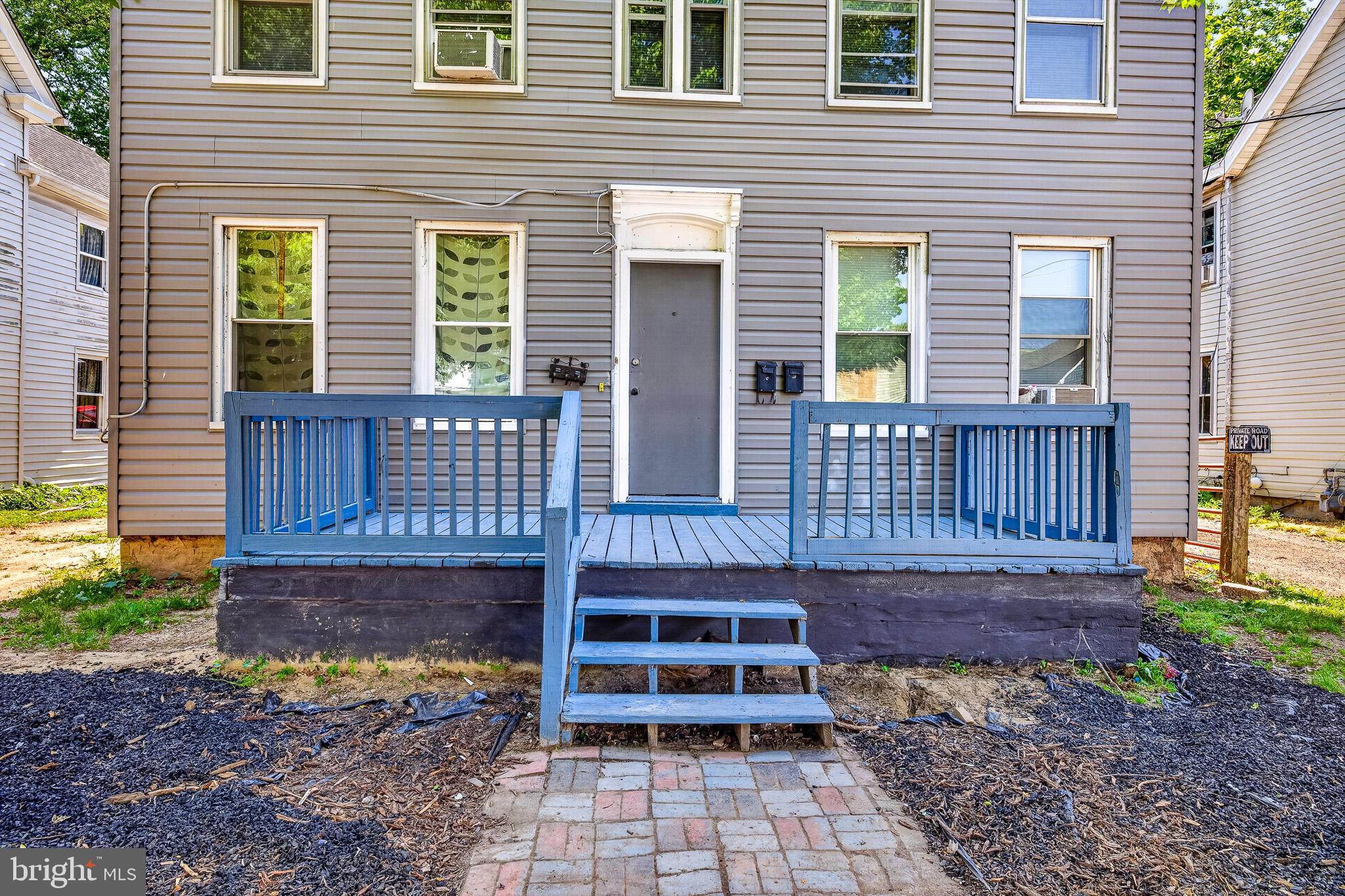 40 S GOVERNORS AVENUE 2