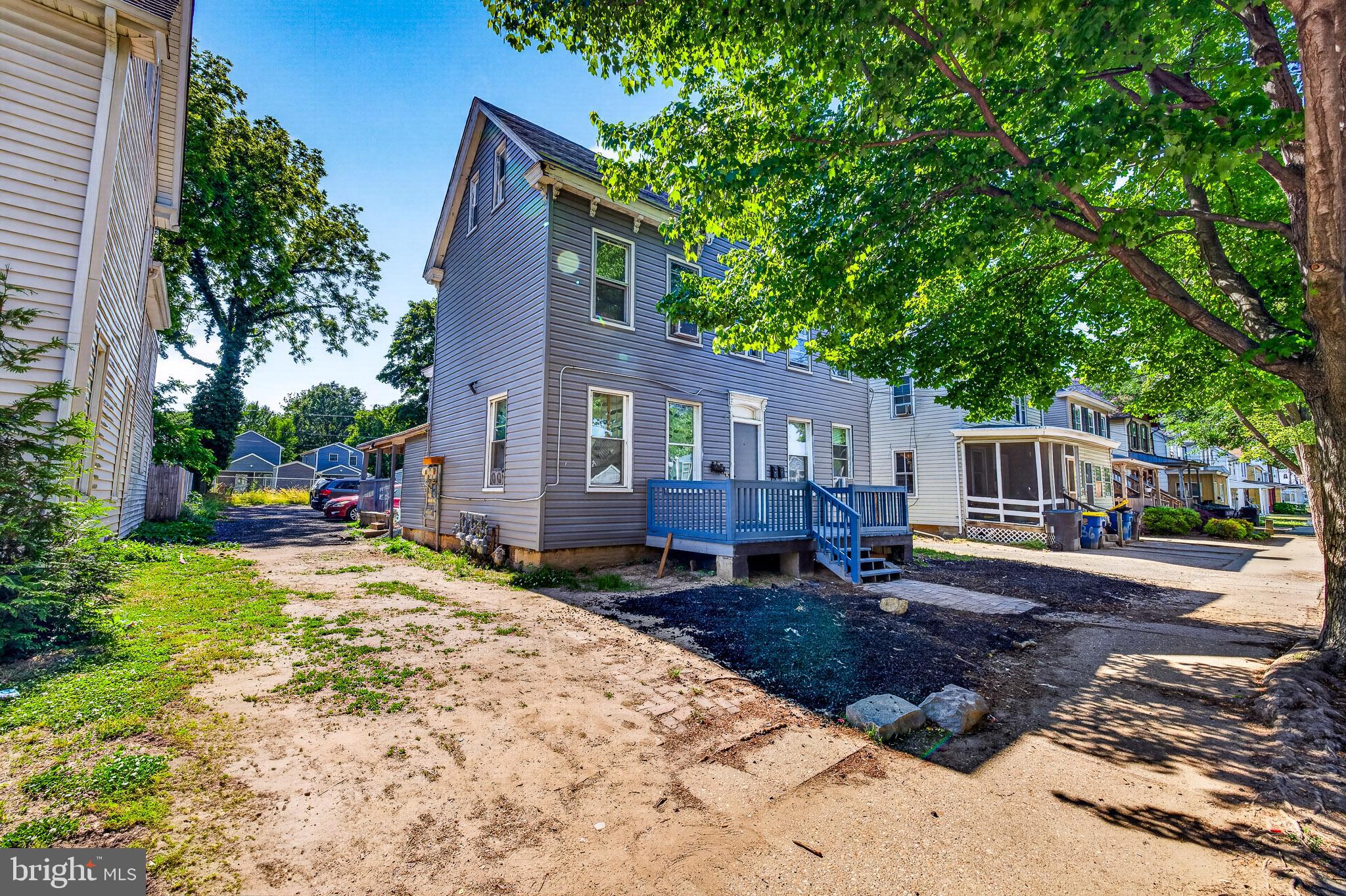40 S GOVERNORS AVENUE 2