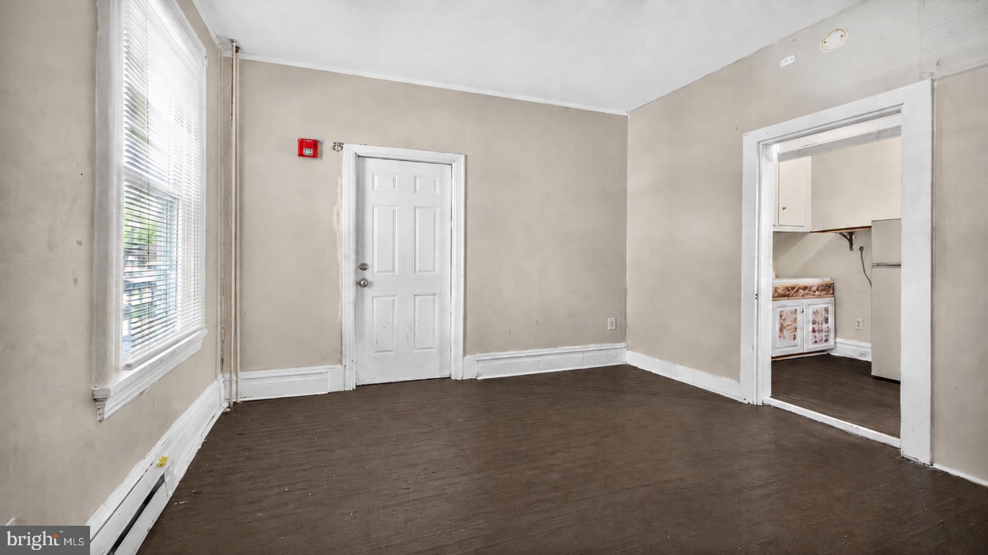 40 S GOVERNORS AVENUE 2
