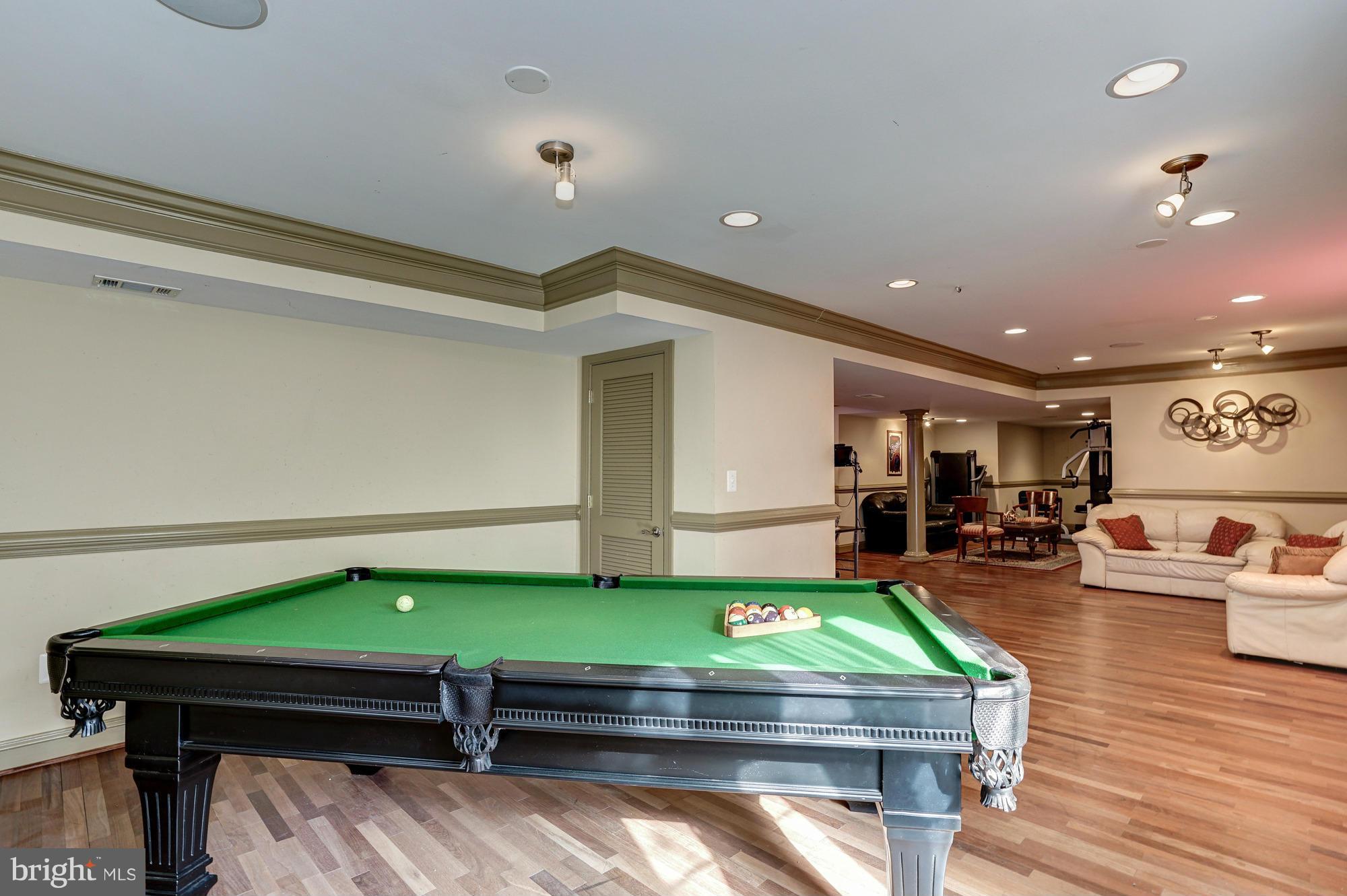 SOUTH RIDING - Residential