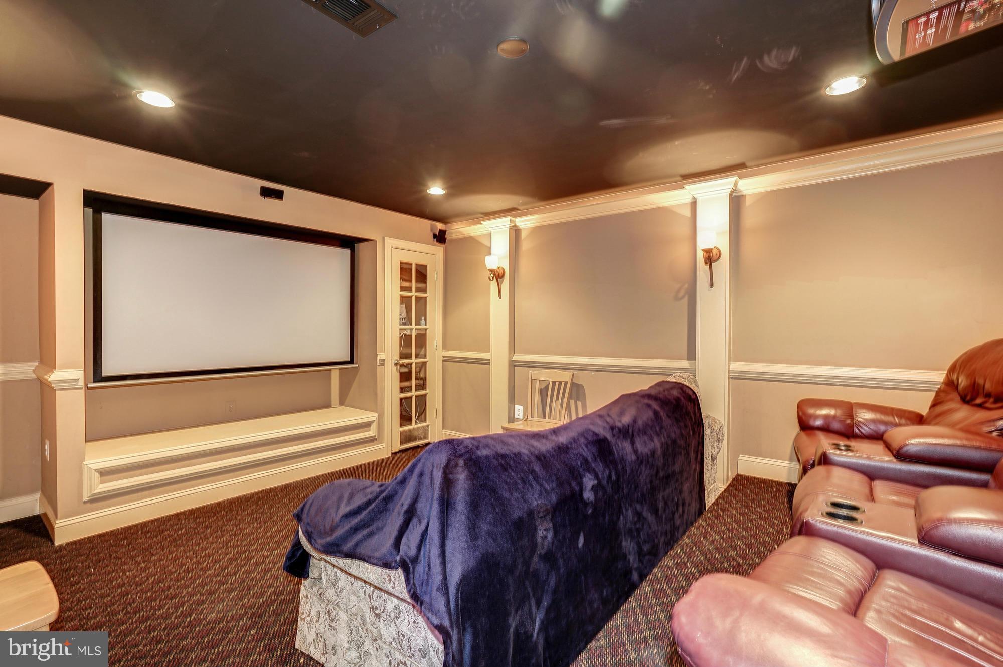 SOUTH RIDING - Residential