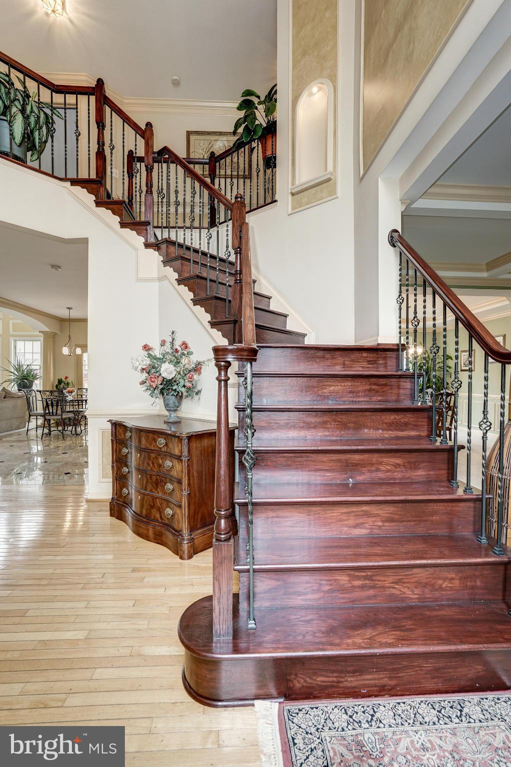 SOUTH RIDING - Residential