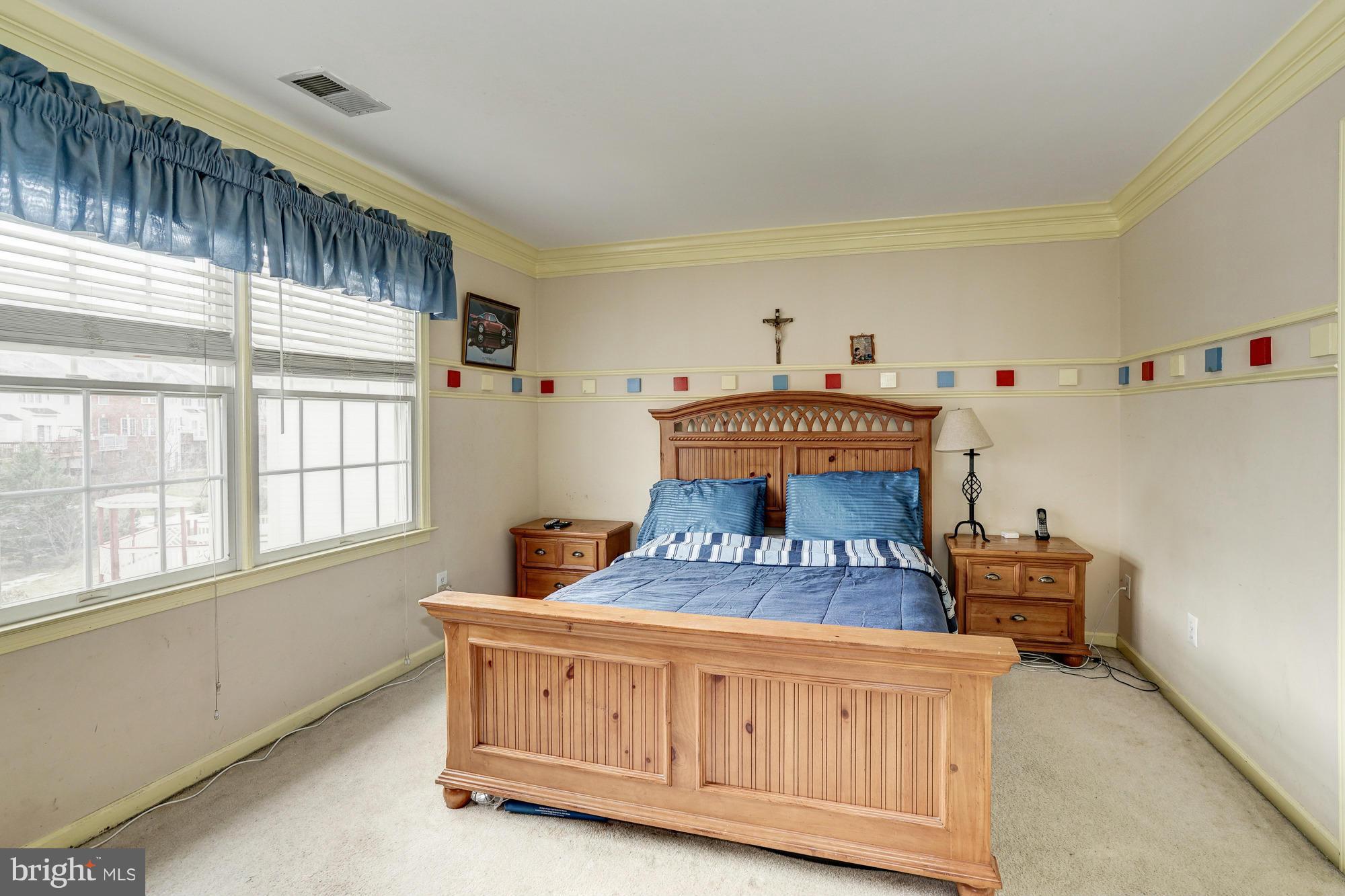 SOUTH RIDING - Residential