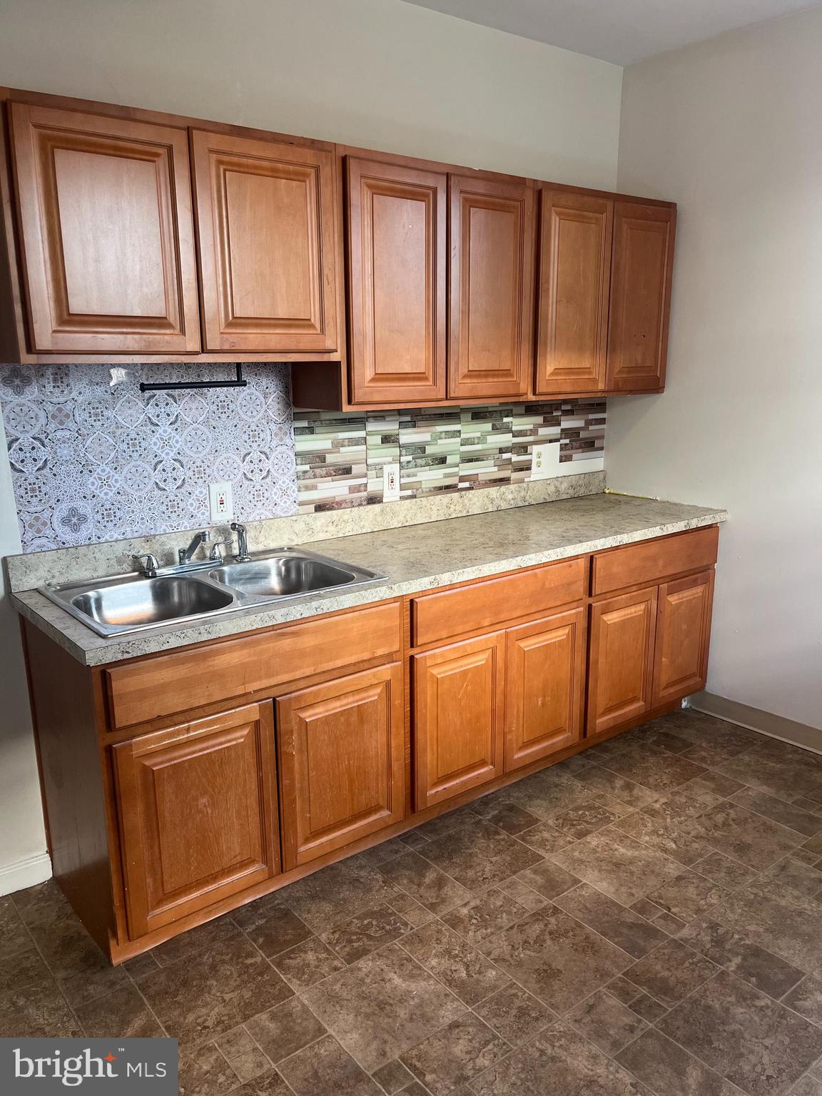 2600 EDGMONT AVENUE 1ST FLOOR