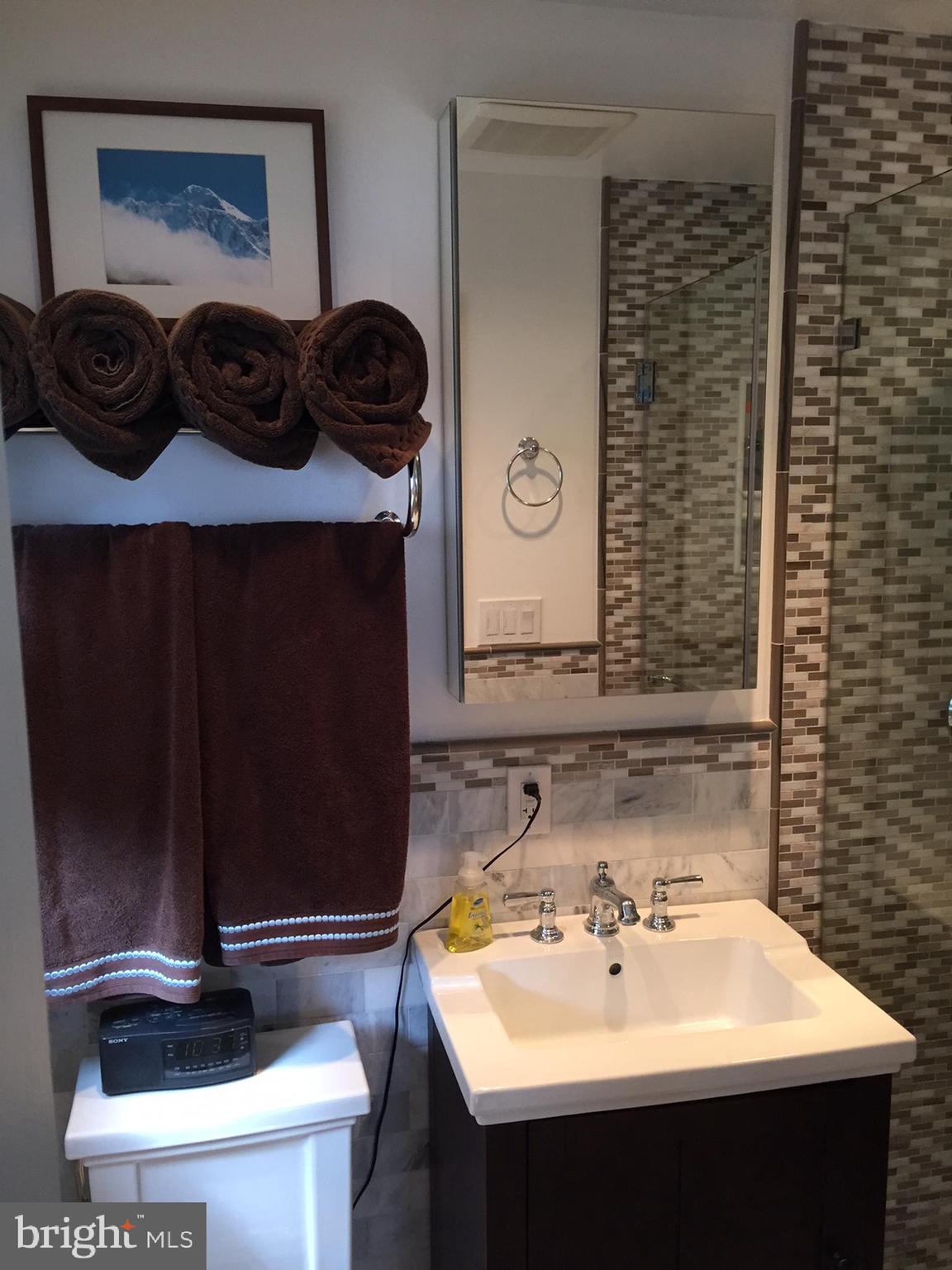 ARLINGWOOD - Residential Lease