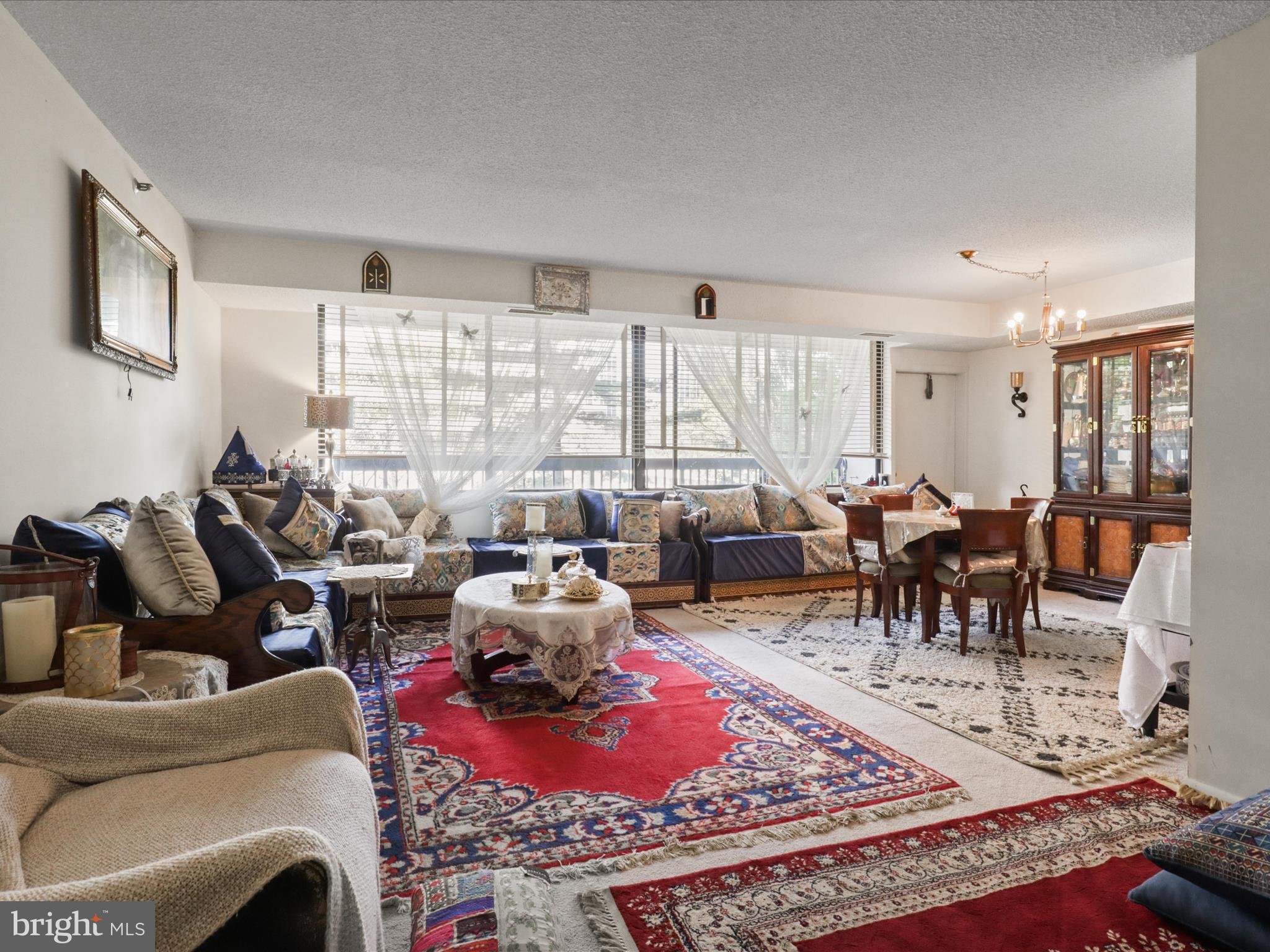 SKYLINE HOUSE - Residential