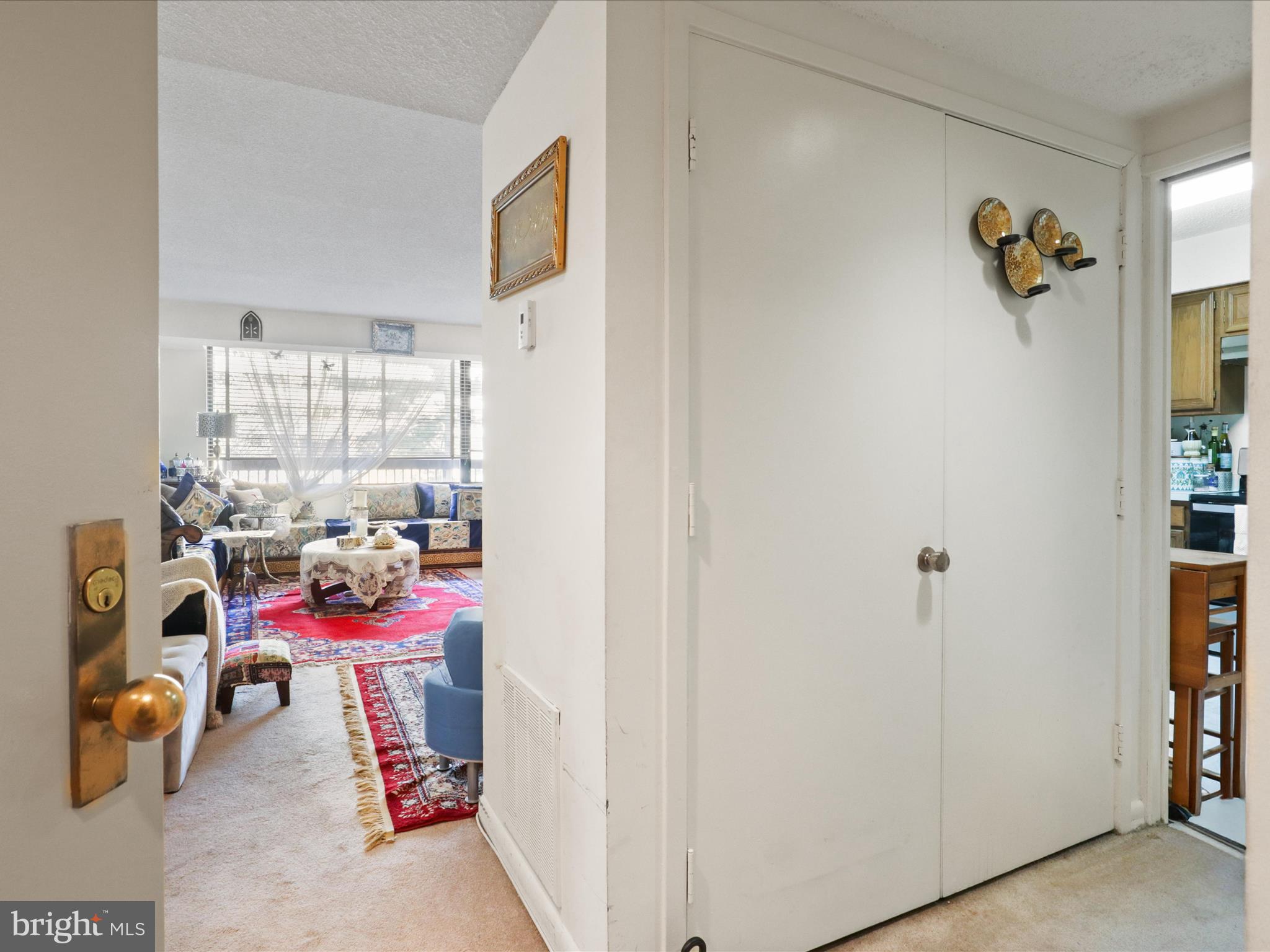 SKYLINE HOUSE - Residential