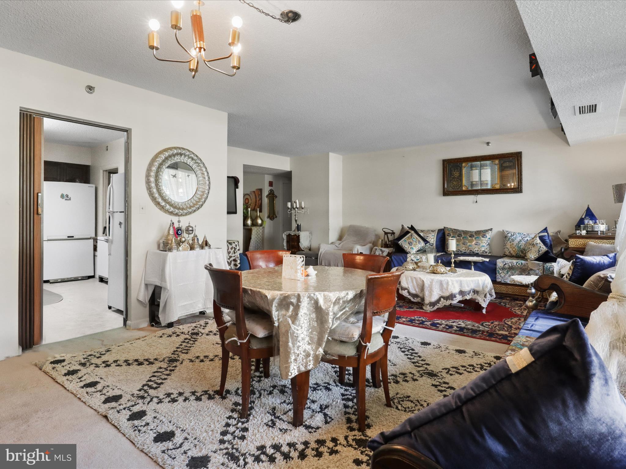 SKYLINE HOUSE - Residential