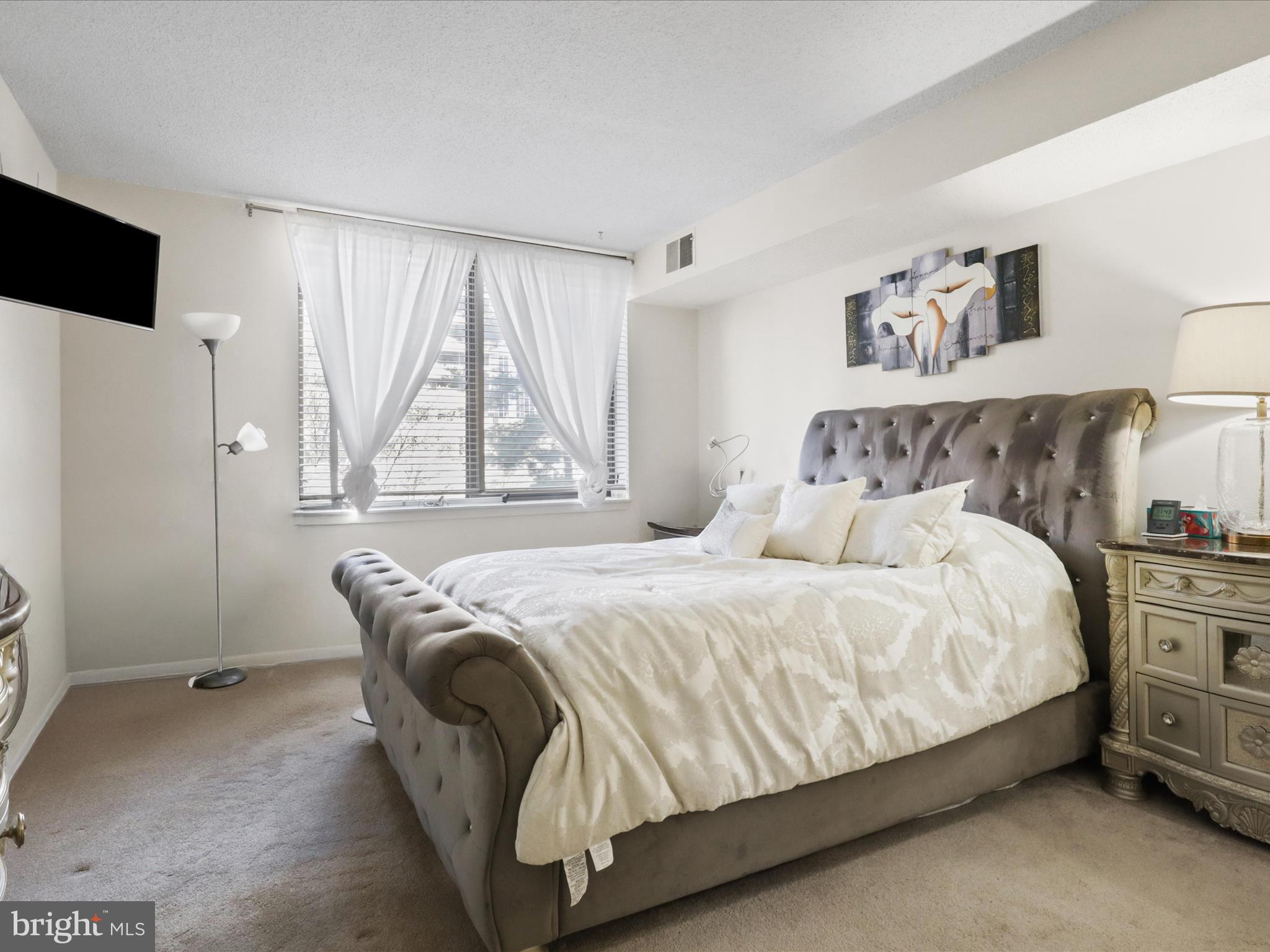 SKYLINE HOUSE - Residential