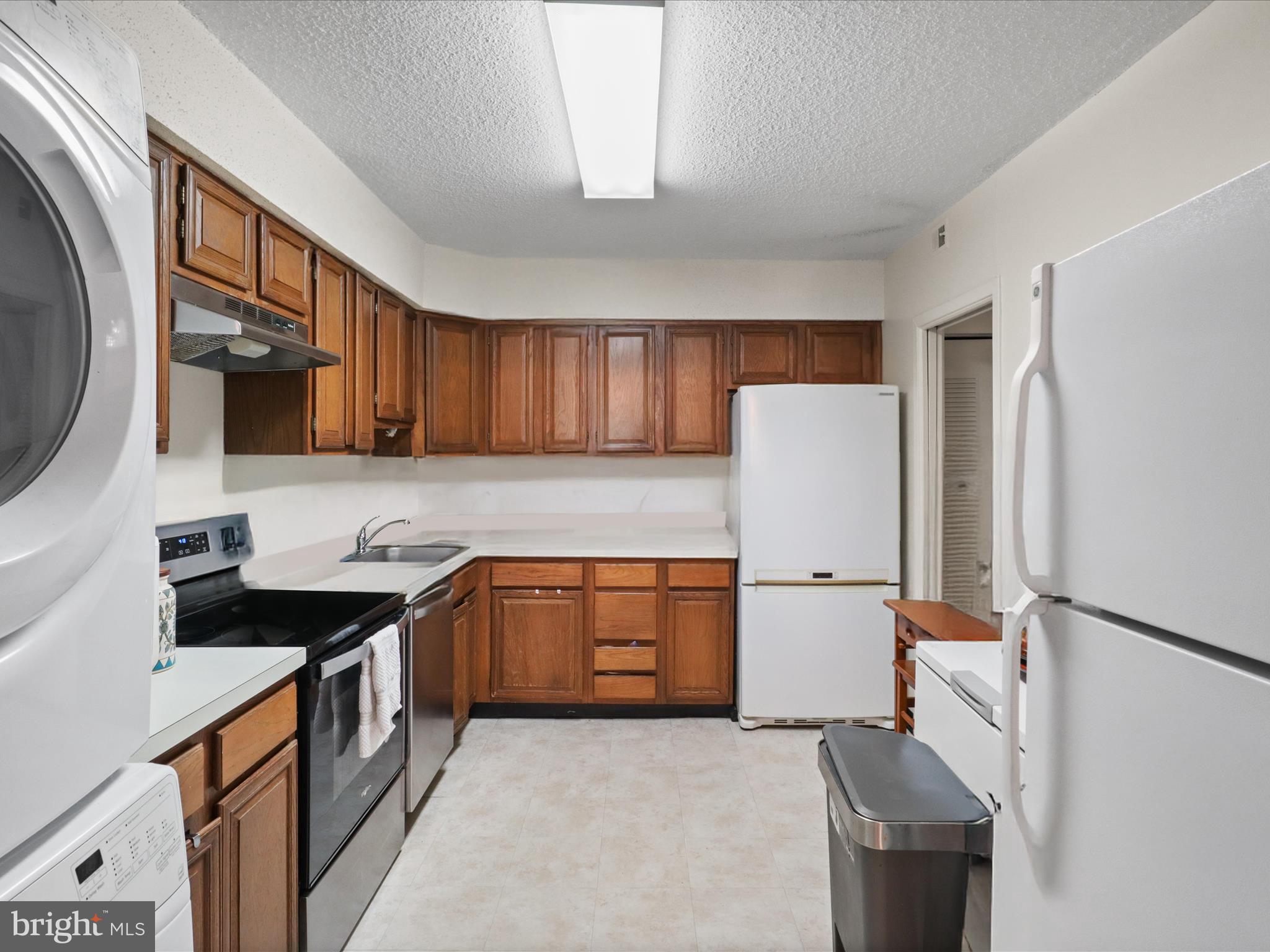 SKYLINE HOUSE - Residential