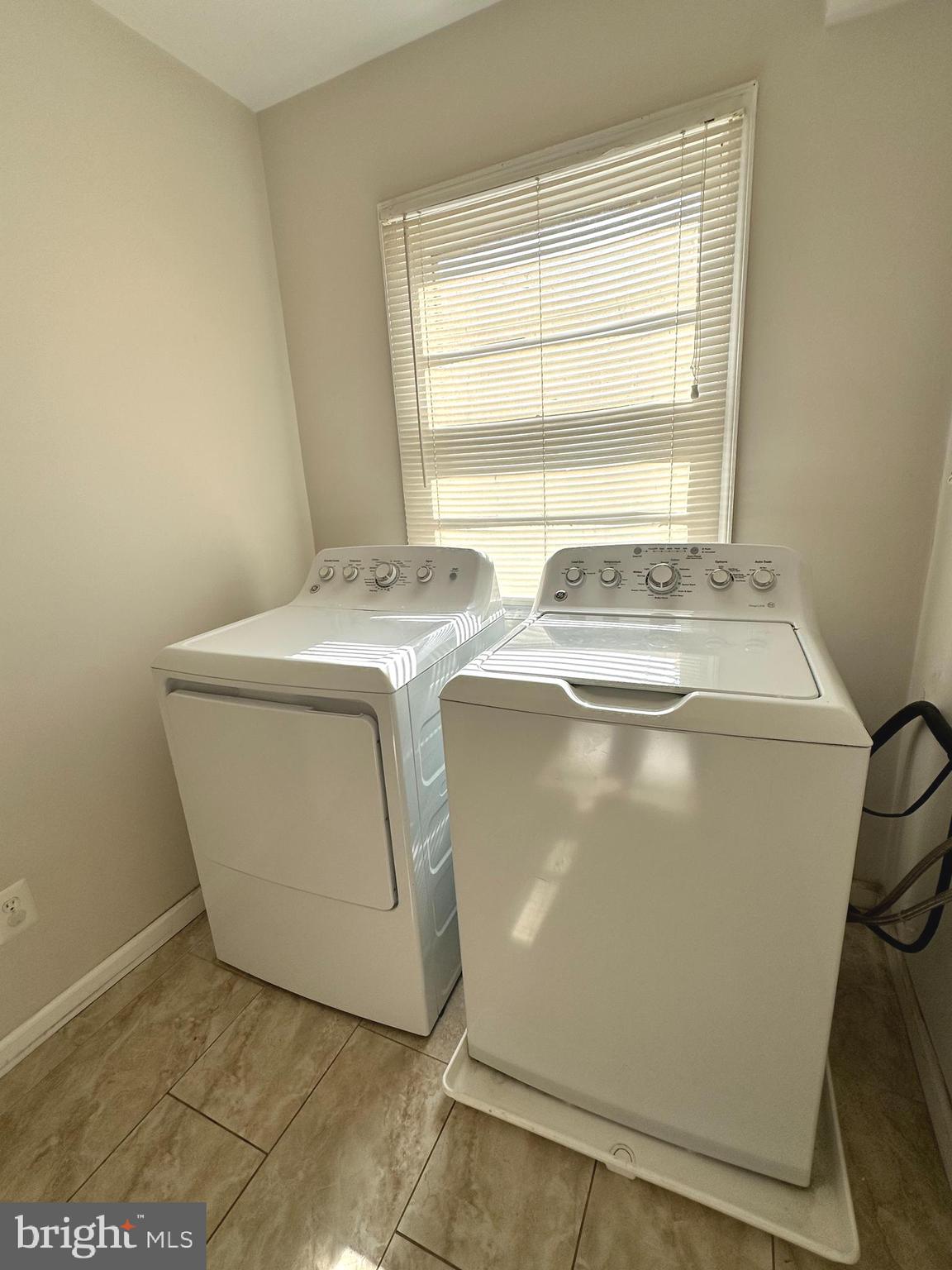 HOLMES - Residential Lease