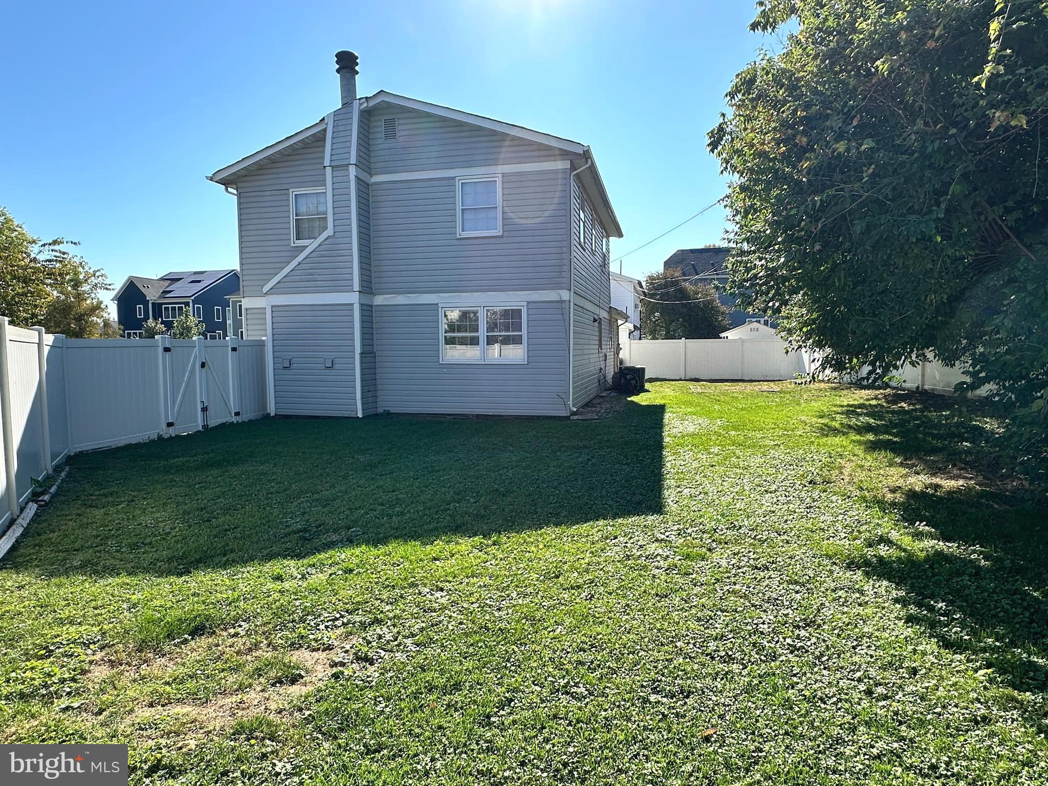 HOLMES - Residential Lease