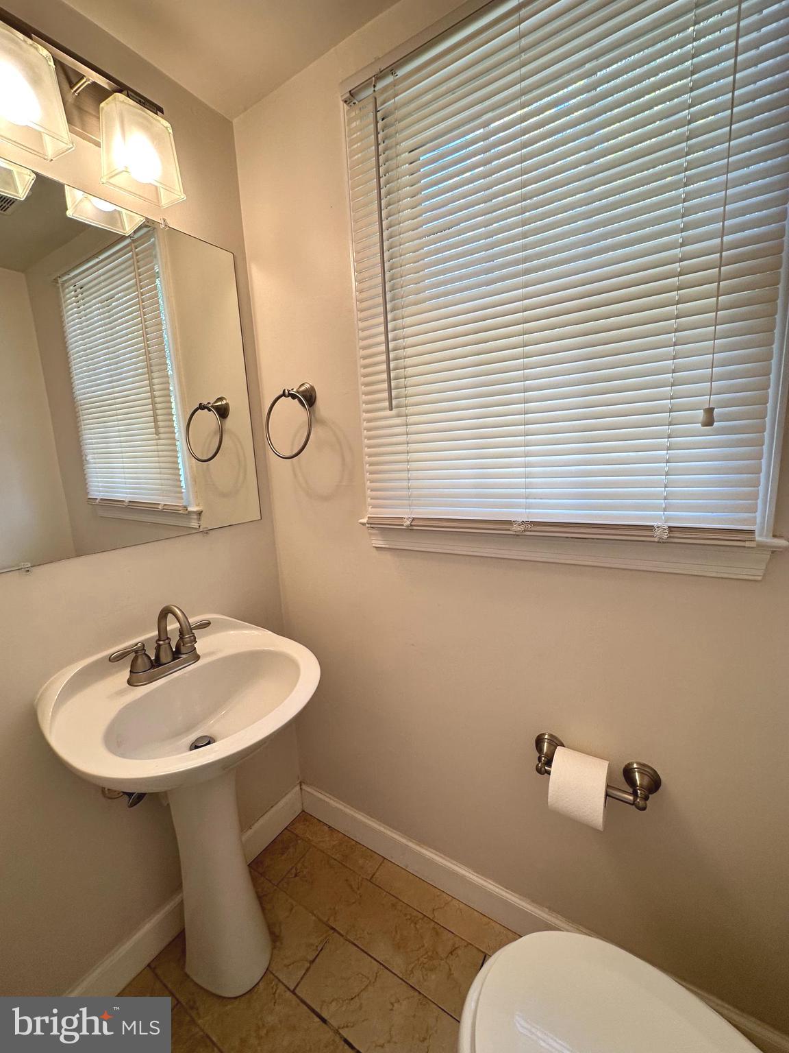 HOLMES - Residential Lease