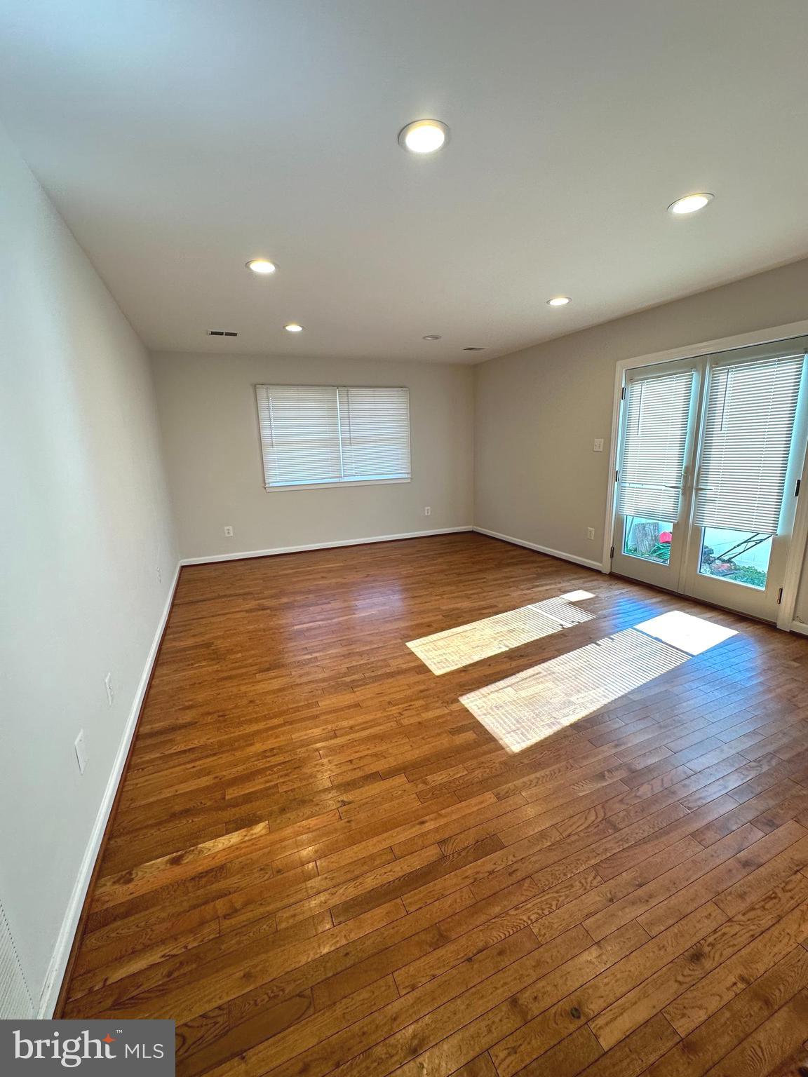 HOLMES - Residential Lease