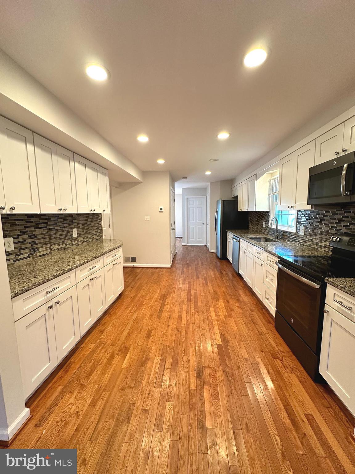 HOLMES - Residential Lease