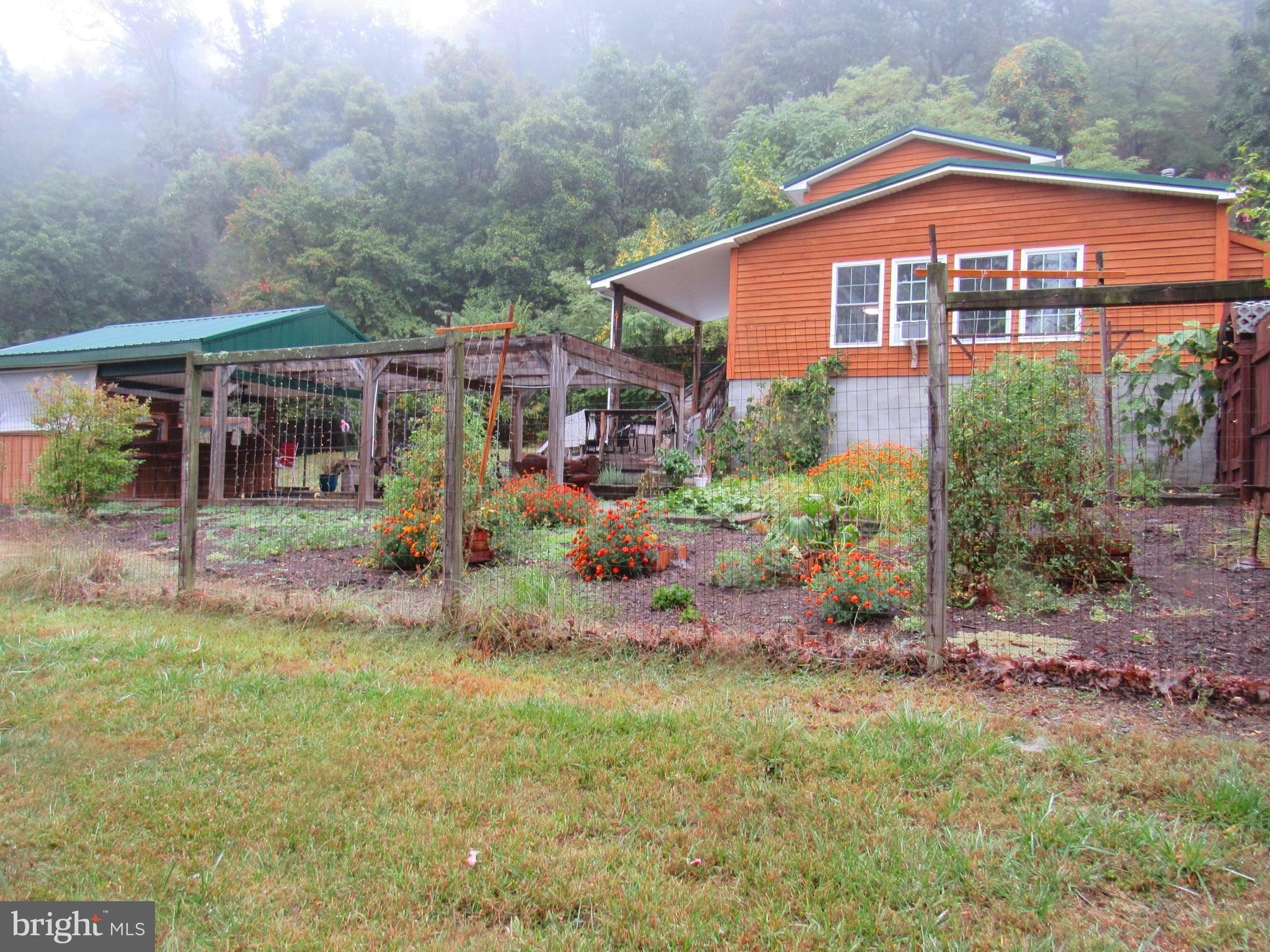 LOST RIVER RIDGE CIRCLE - Residential