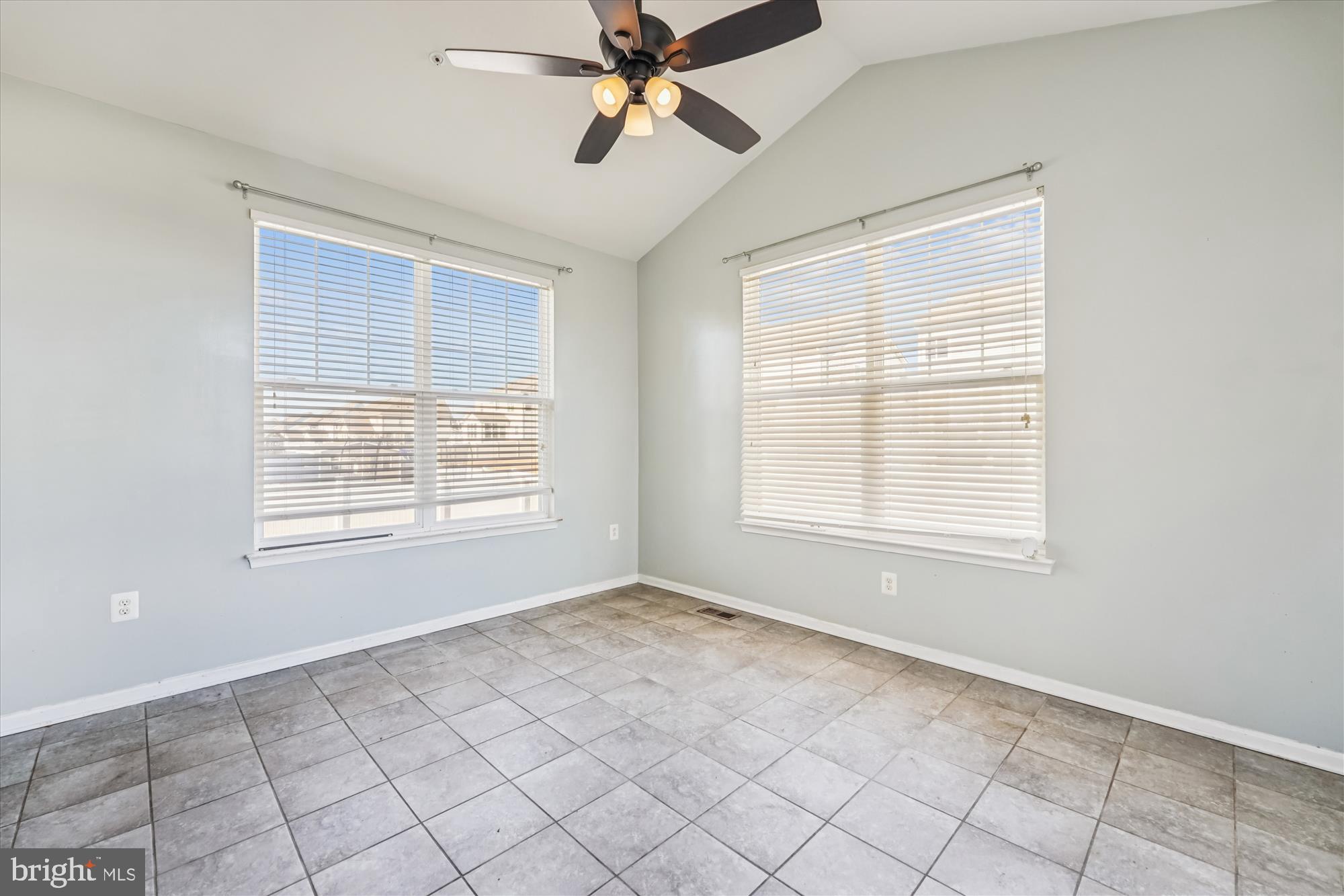 ST. CHARLES, GLENEAGLES SOUTH - Residential