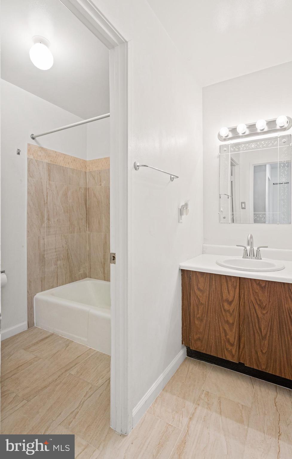 VILLAGE OF WILDE LAKE - Residential