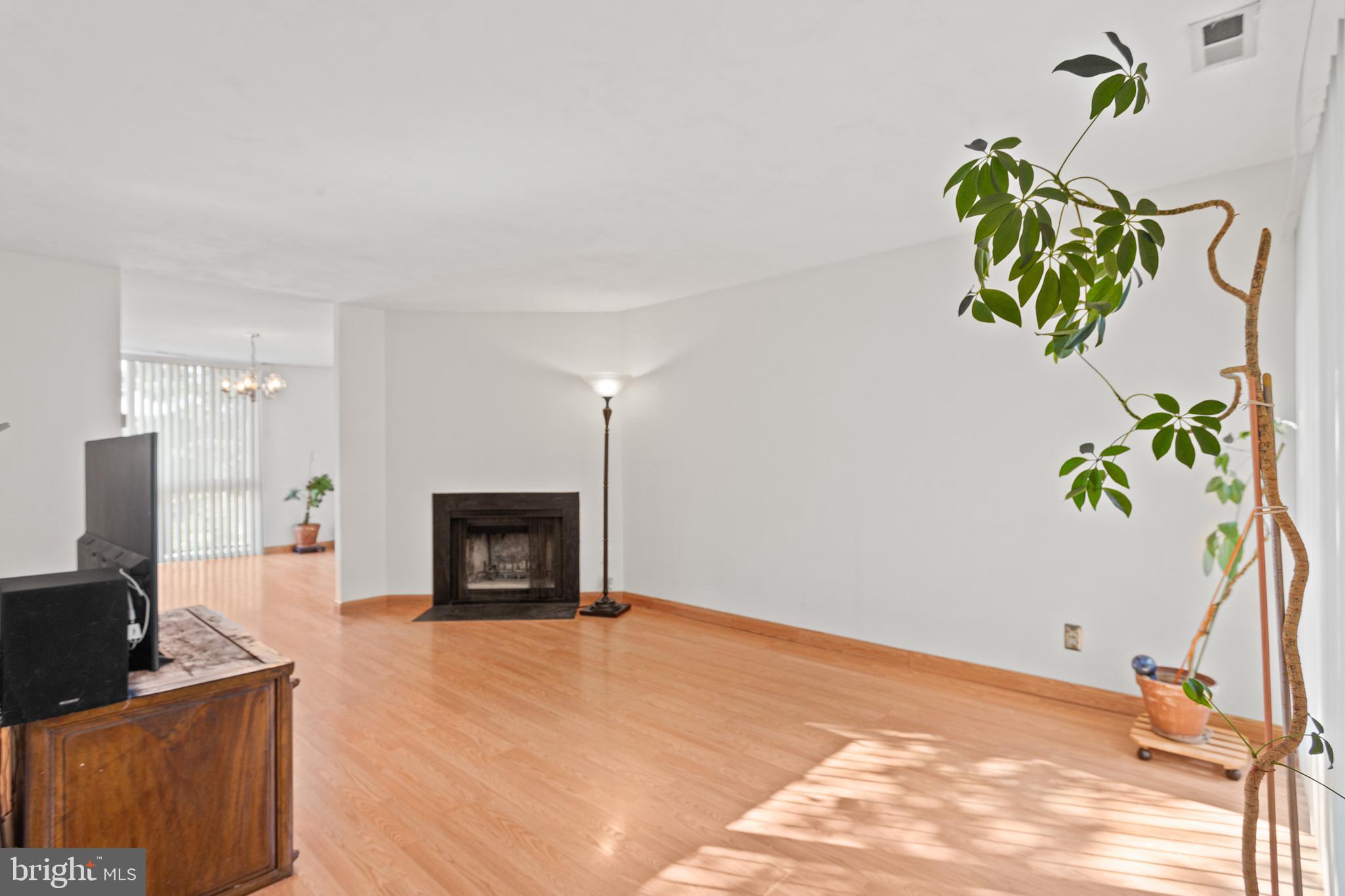 VILLAGE OF WILDE LAKE - Residential