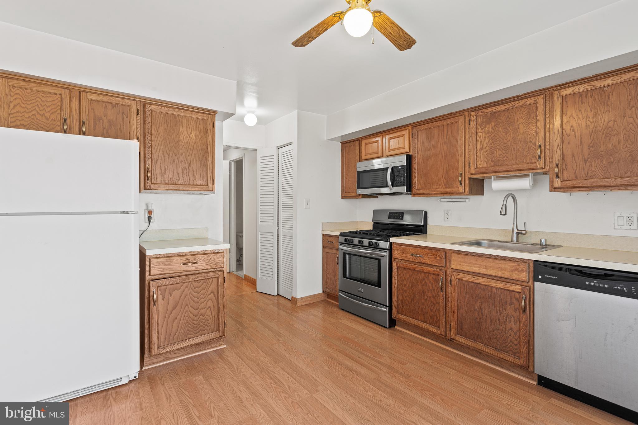 VILLAGE OF WILDE LAKE - Residential