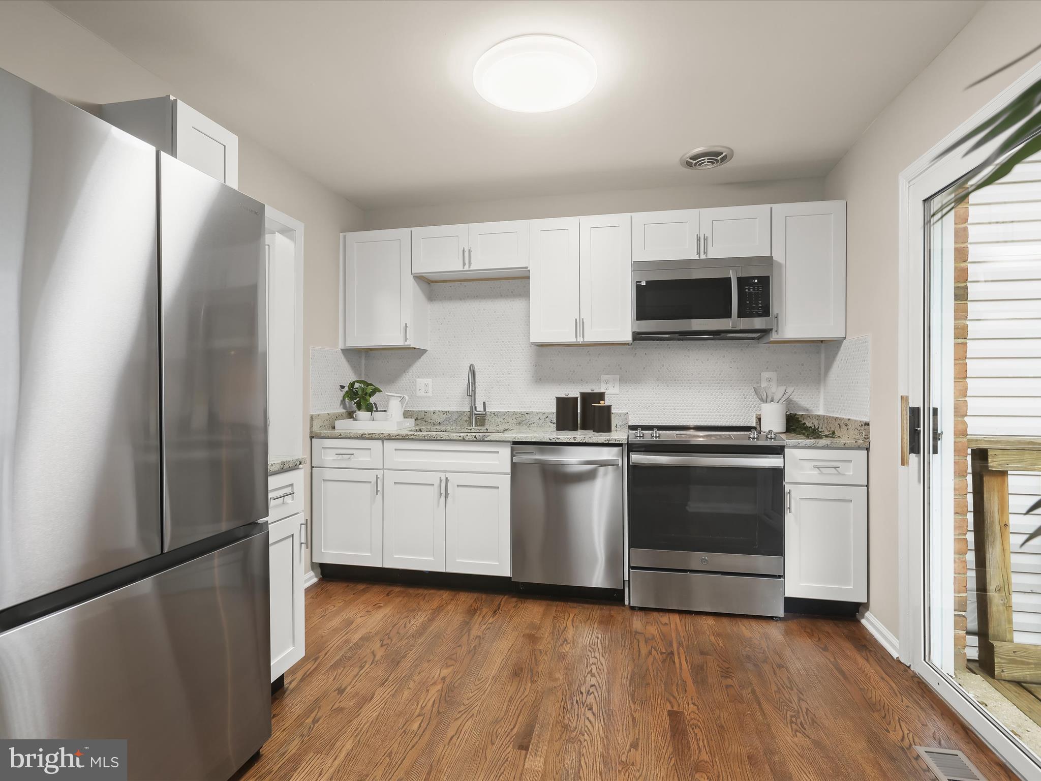 8924 BLADE GREEN LANE