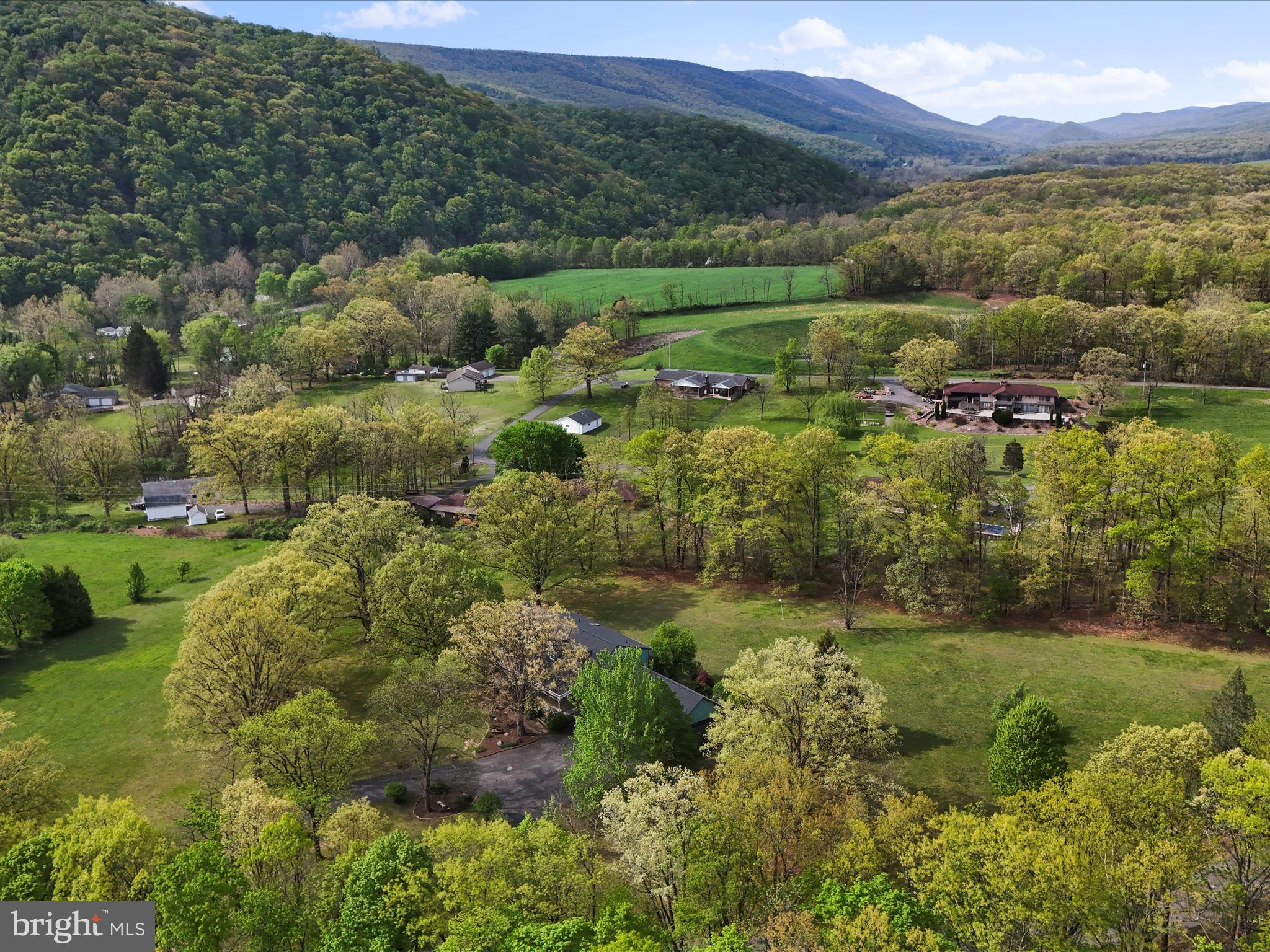 TIMBERLAKE ESTATES - Residential