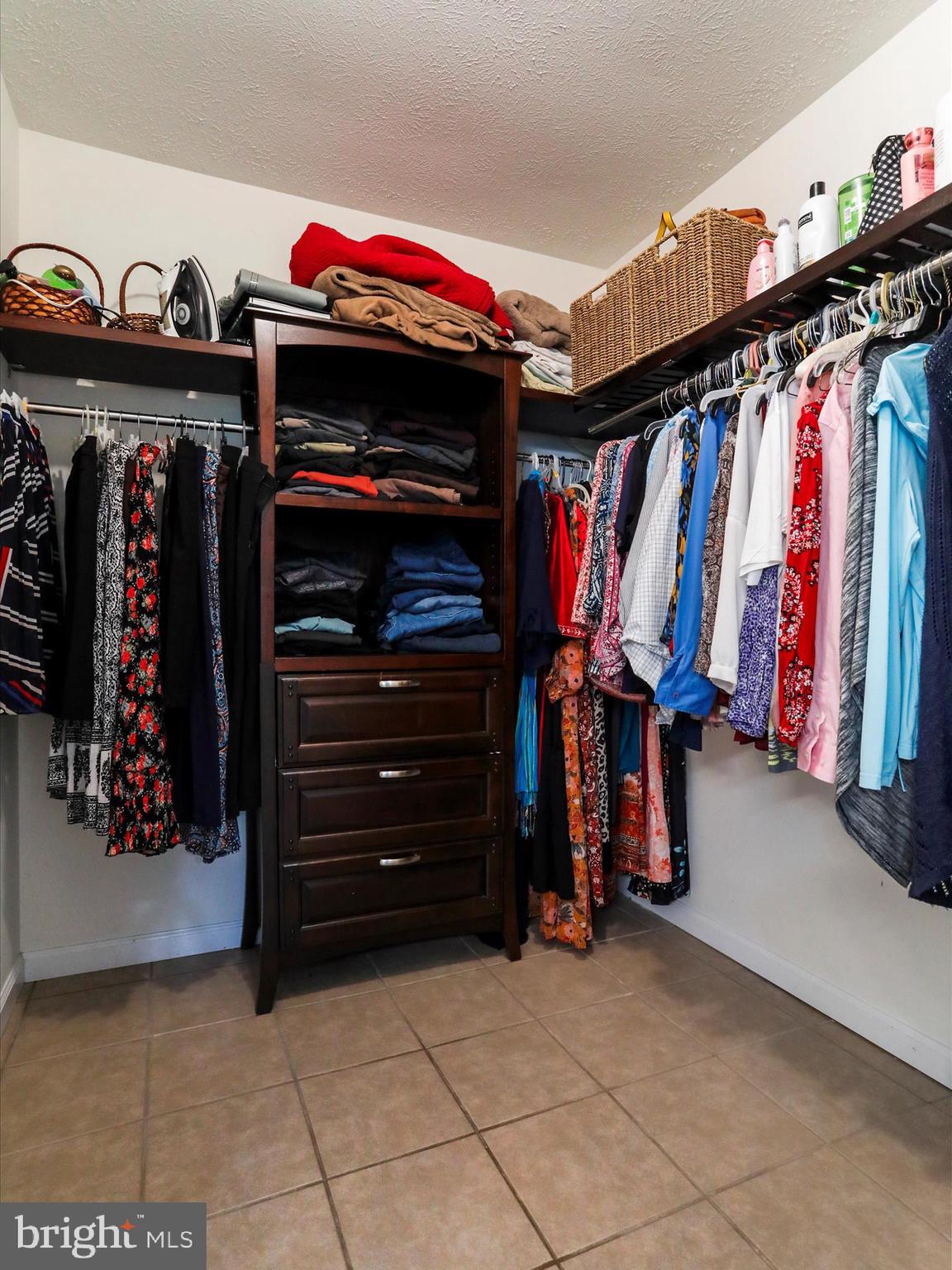 TIMBERLAKE ESTATES - Residential