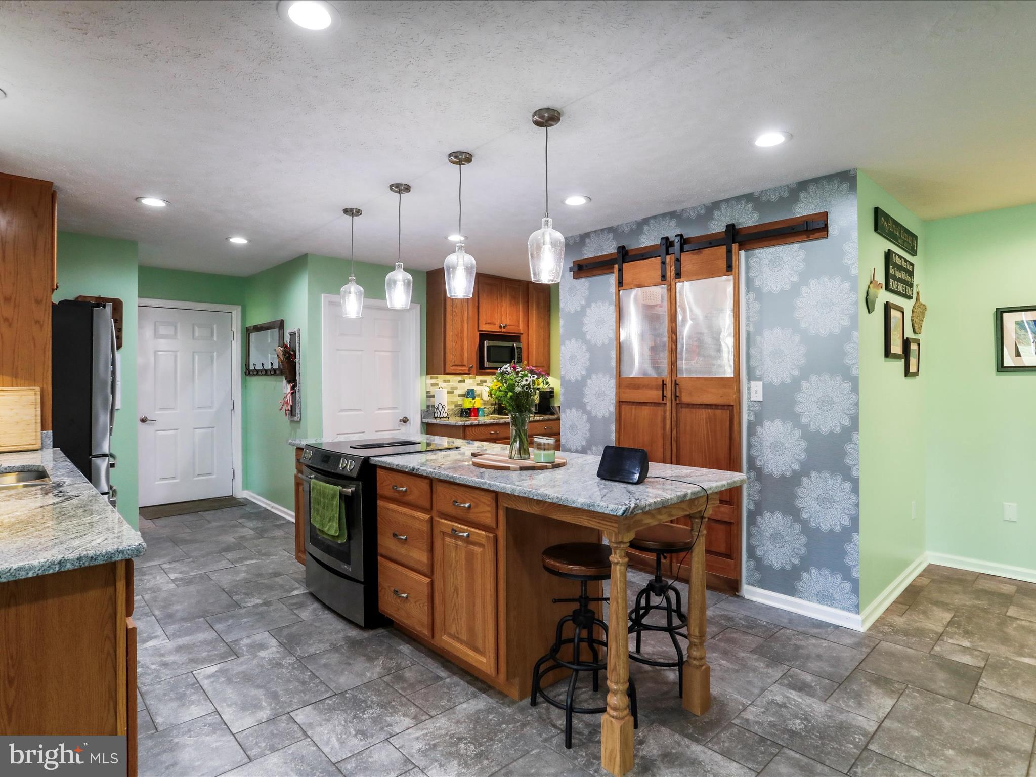 TIMBERLAKE ESTATES - Residential