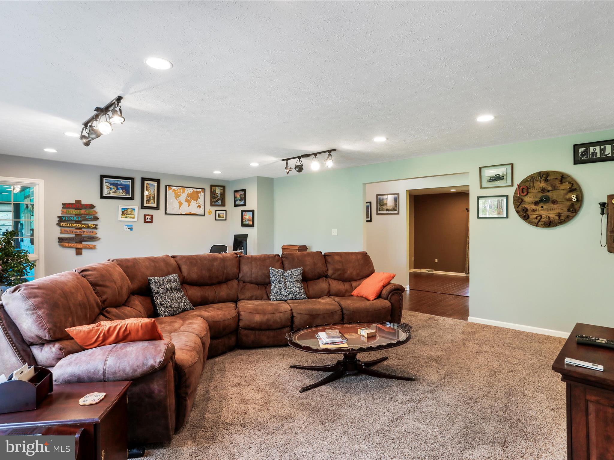 TIMBERLAKE ESTATES - Residential