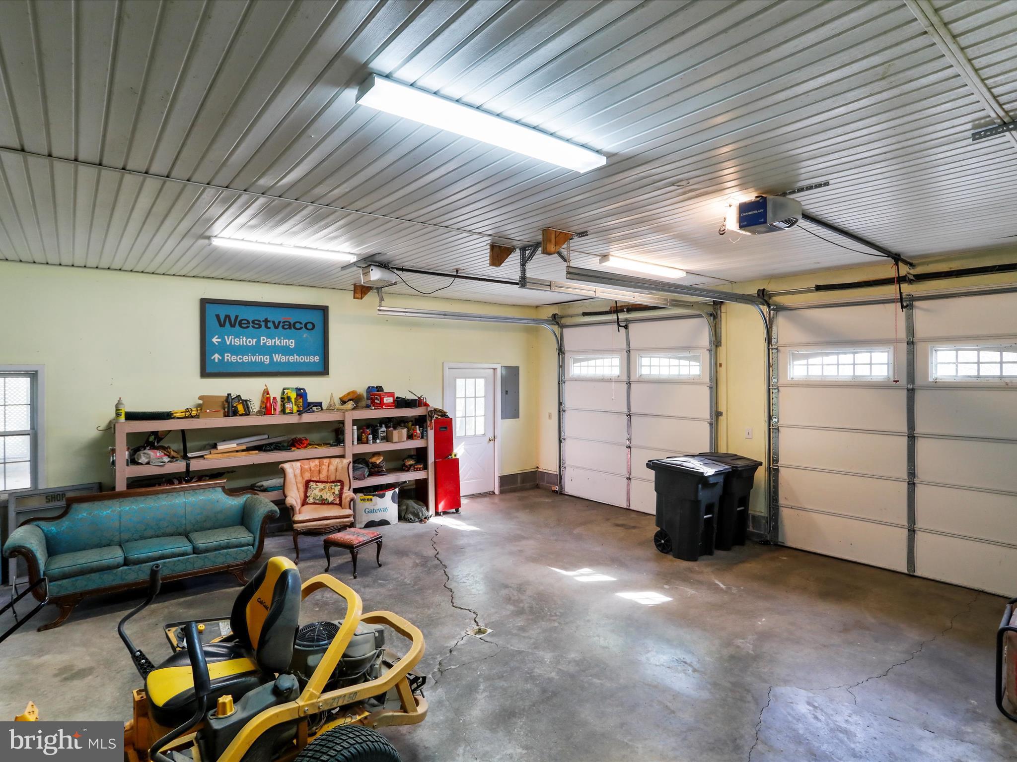 TIMBERLAKE ESTATES - Residential