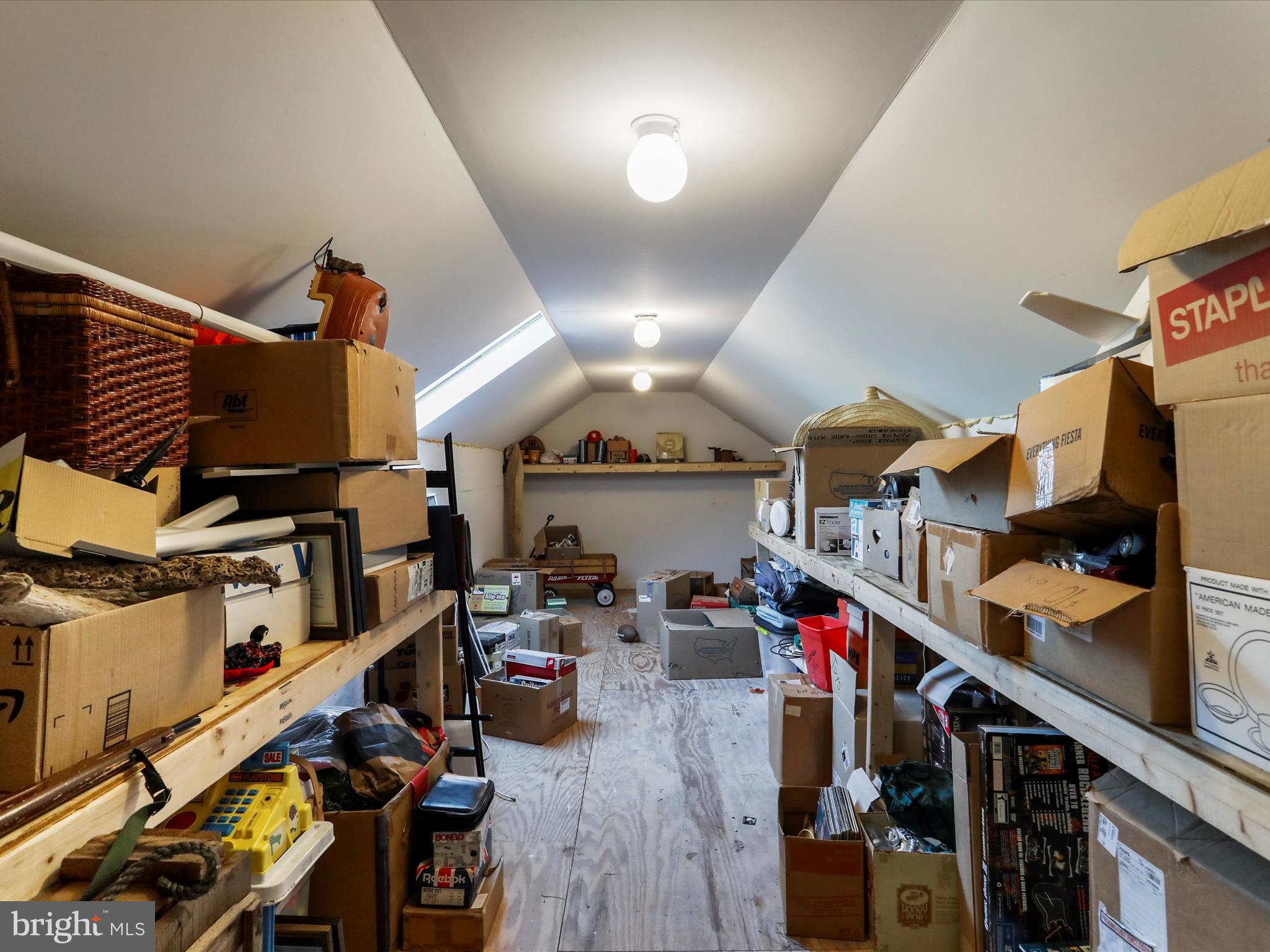 TIMBERLAKE ESTATES - Residential