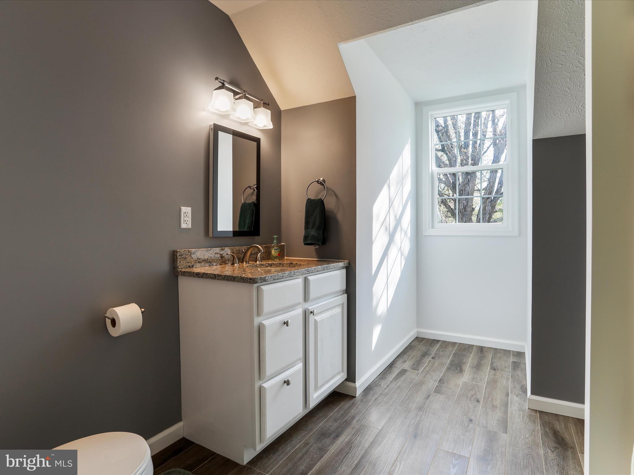 TIMBERLAKE ESTATES - Residential