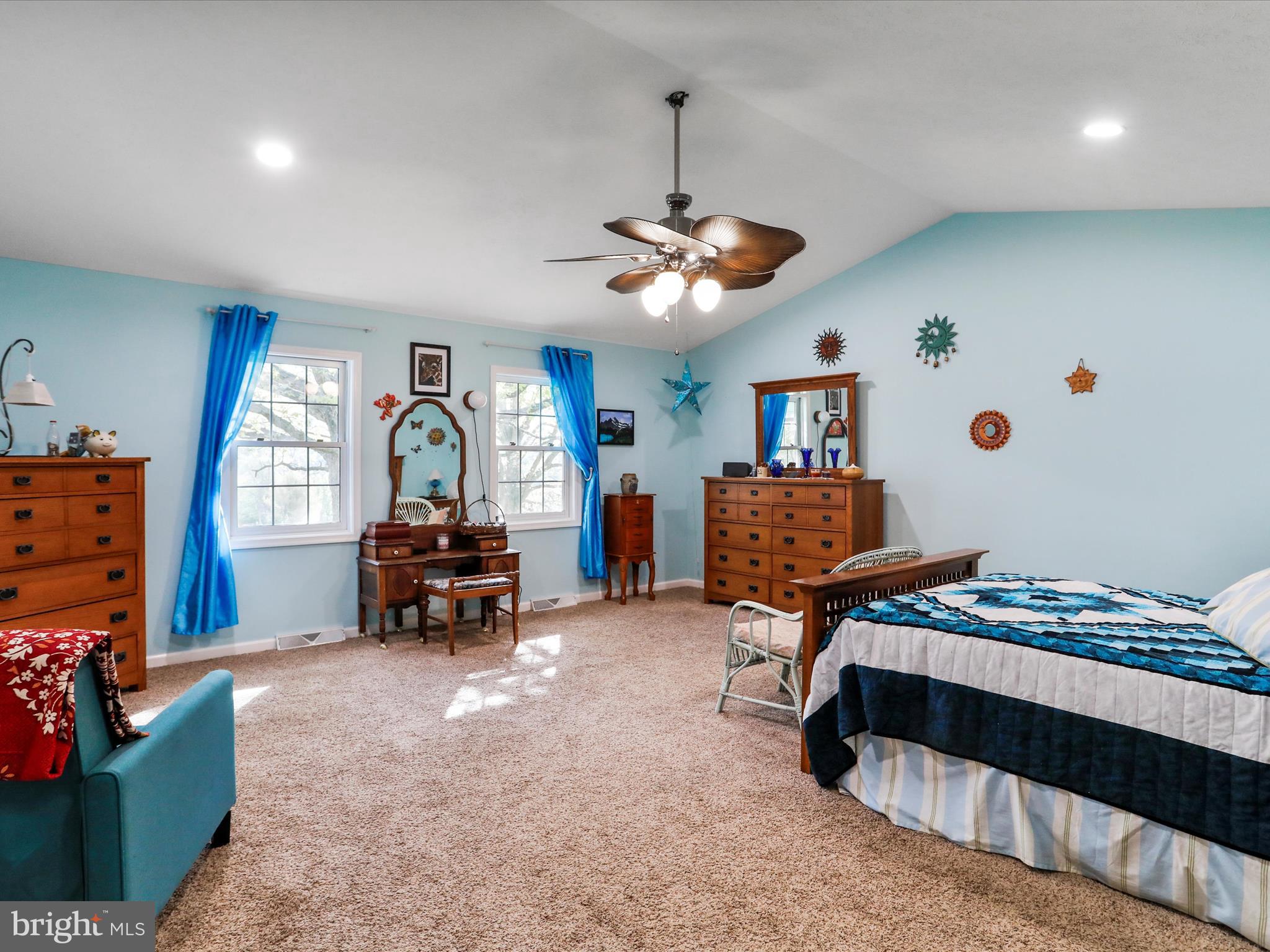 TIMBERLAKE ESTATES - Residential