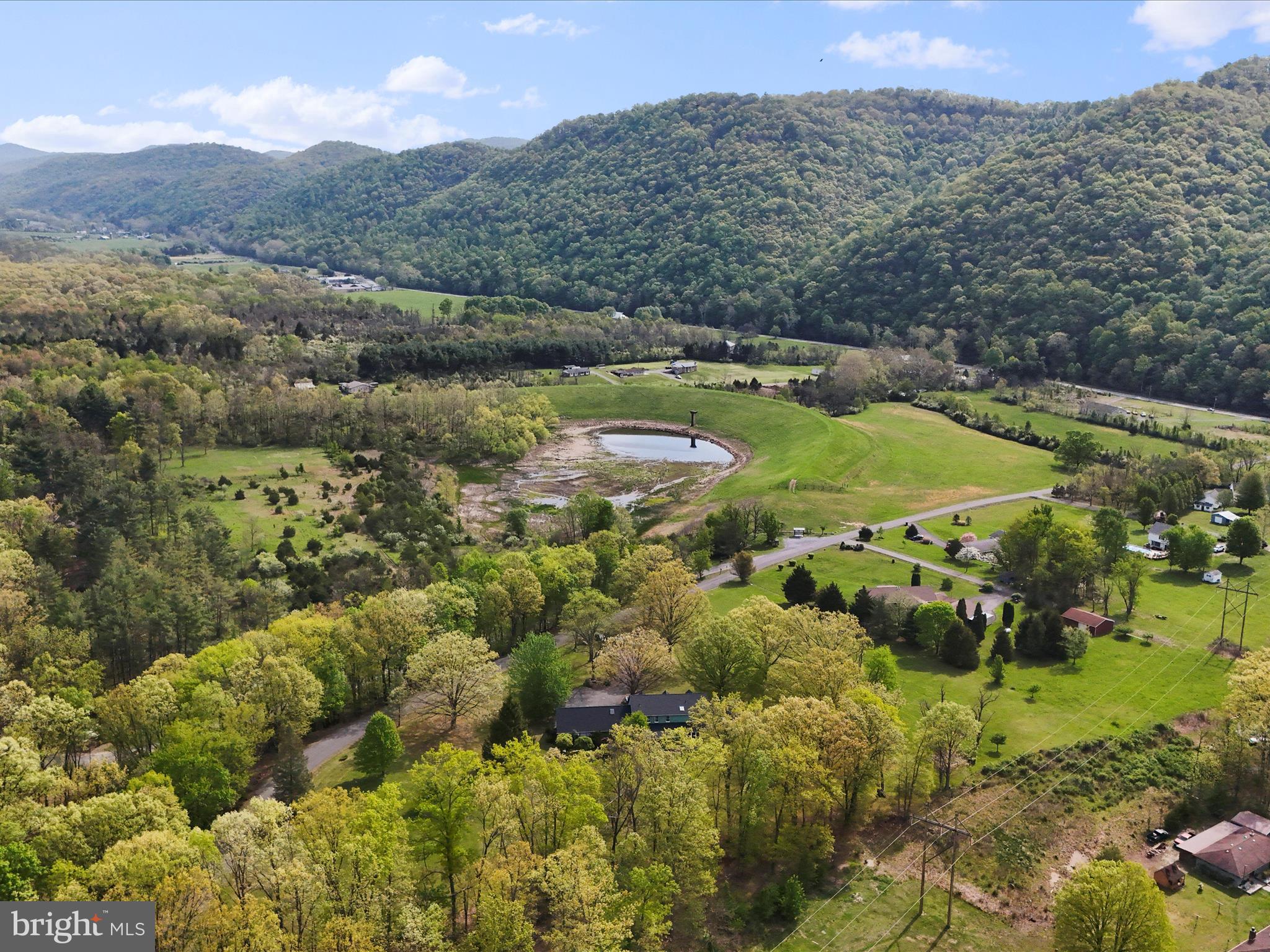 TIMBERLAKE ESTATES - Residential