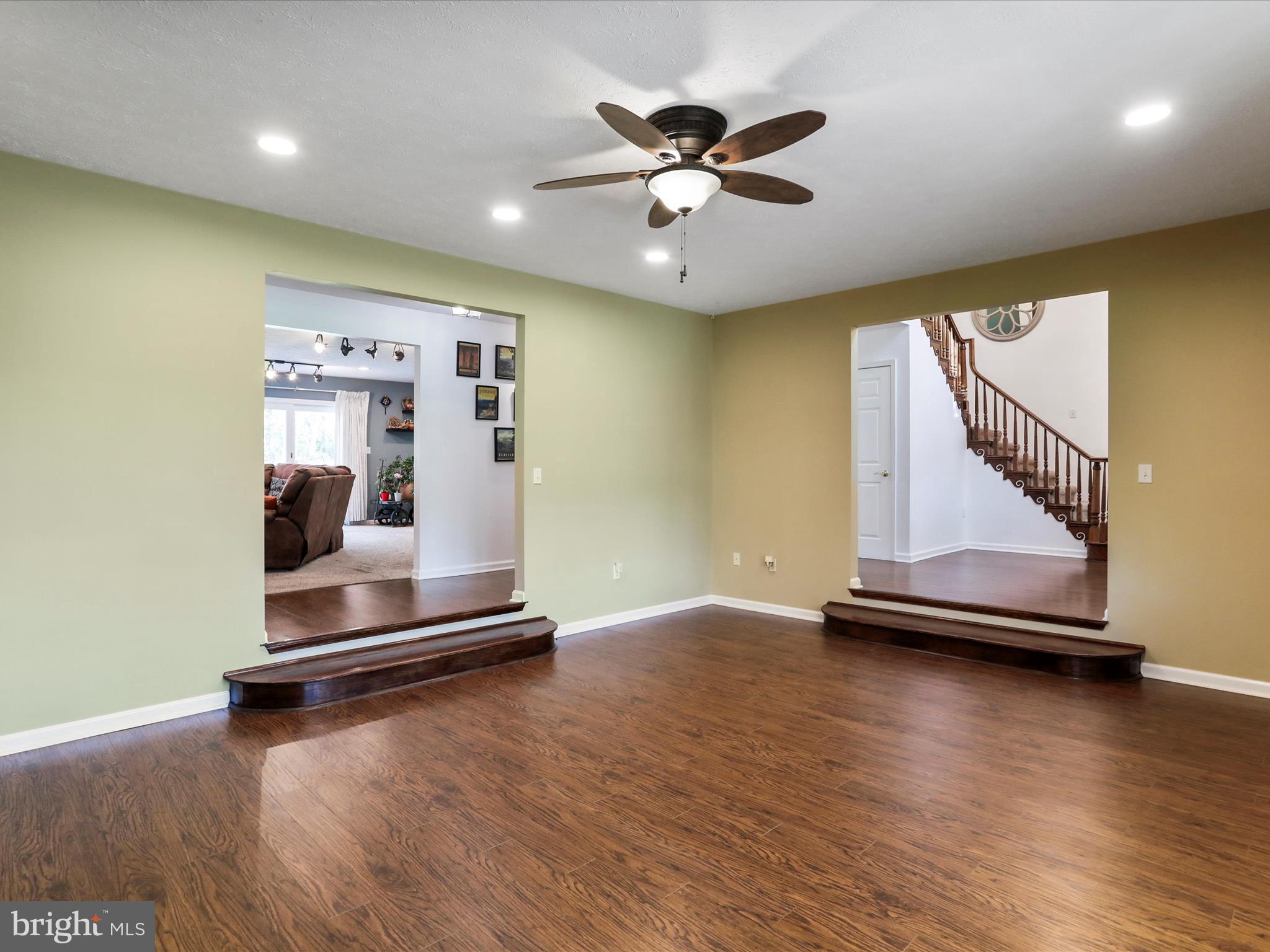 TIMBERLAKE ESTATES - Residential