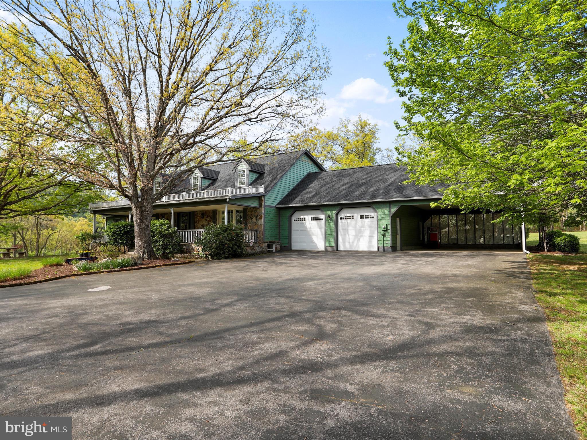 TIMBERLAKE ESTATES - Residential