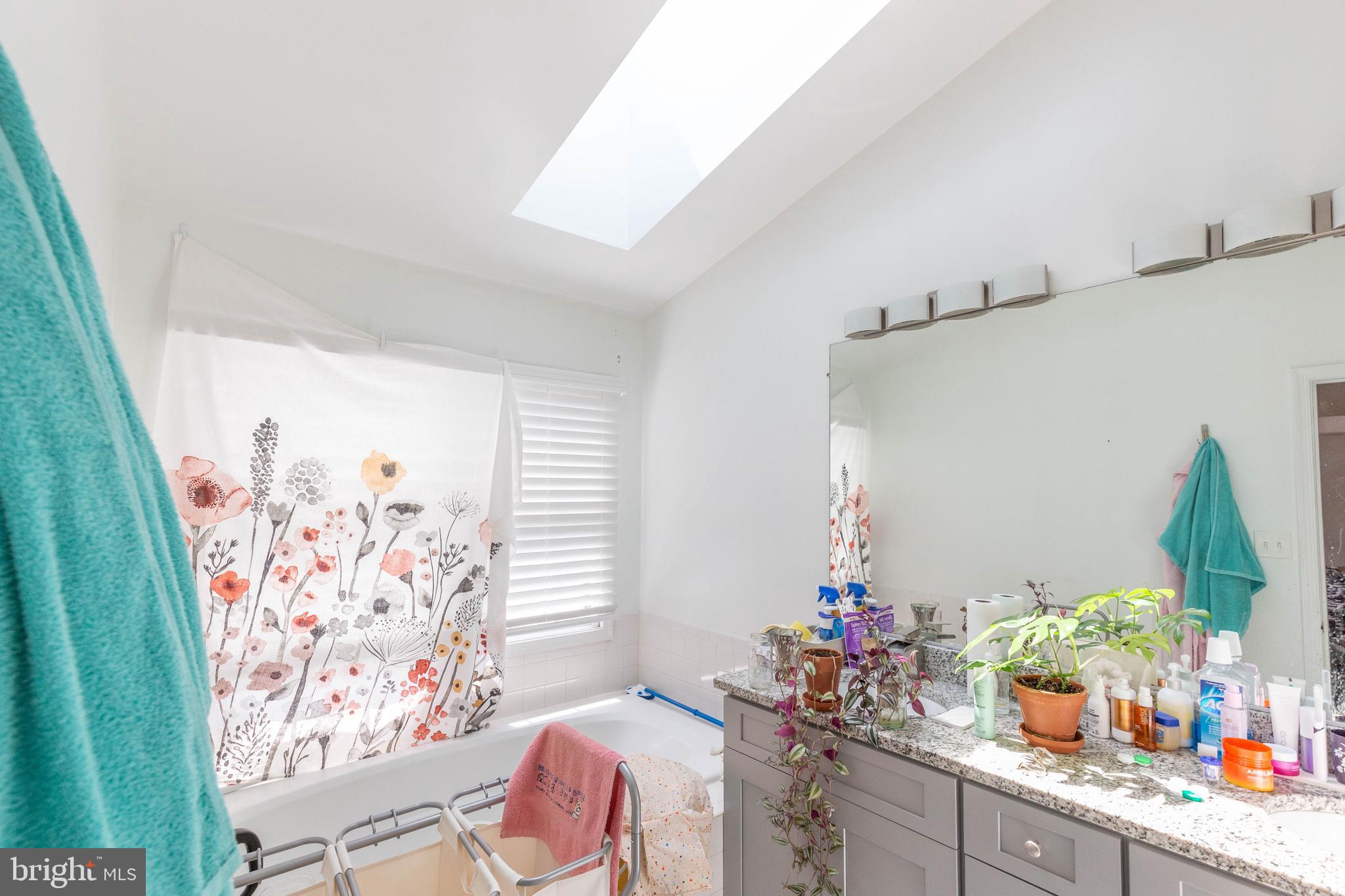 KINGSTOWNE - Residential Lease