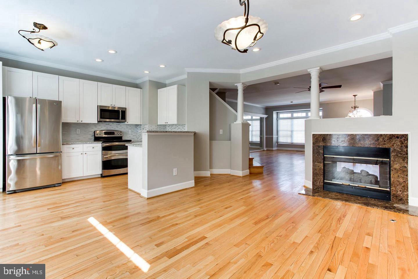 KINGSTOWNE - Residential Lease